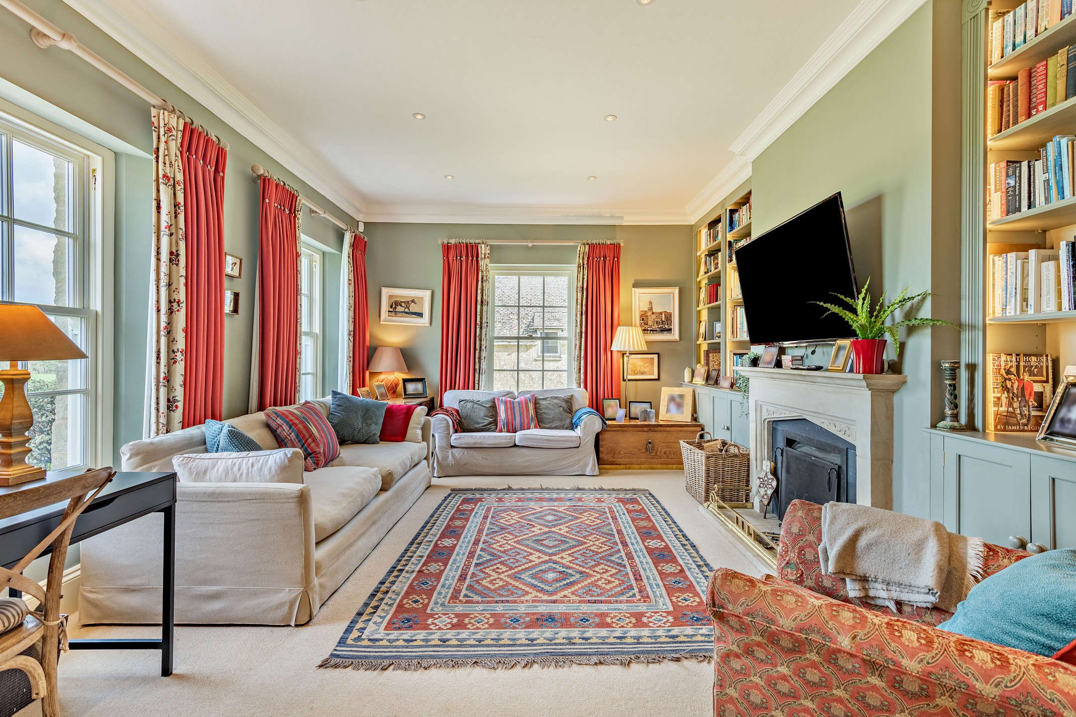 8499656-interior05-800 copy.jpg