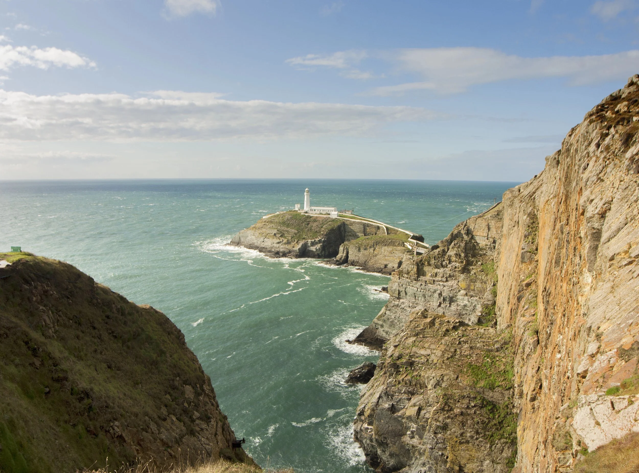 view-of-south-stack-lighthouse-anglesey-north-wa-2025-04-05-01-14-45-utc.jpg