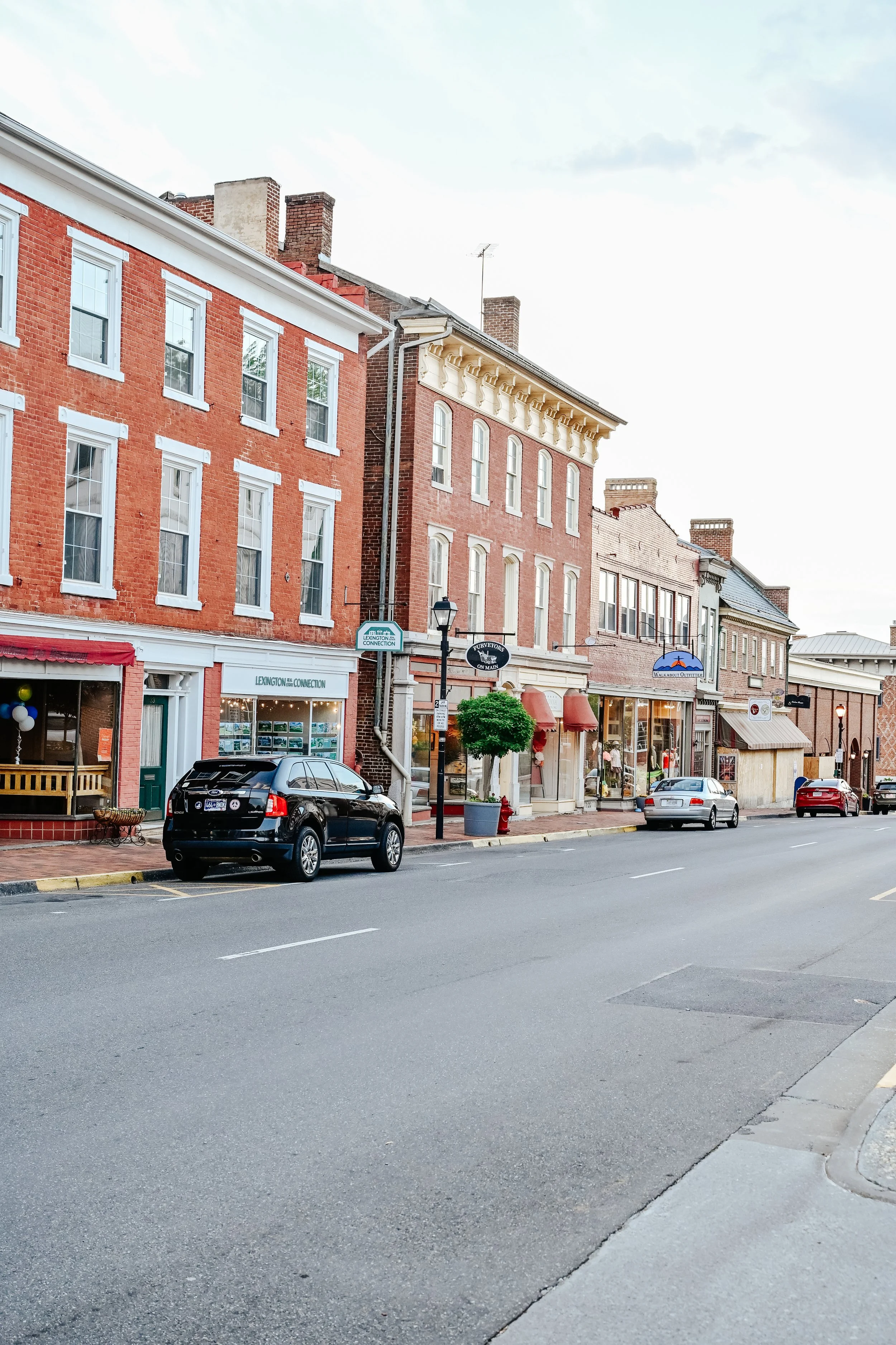 A Summer Weekend in Lexington, Virginia: Campus Walks, Main Street, and Music Under the Trees</span>