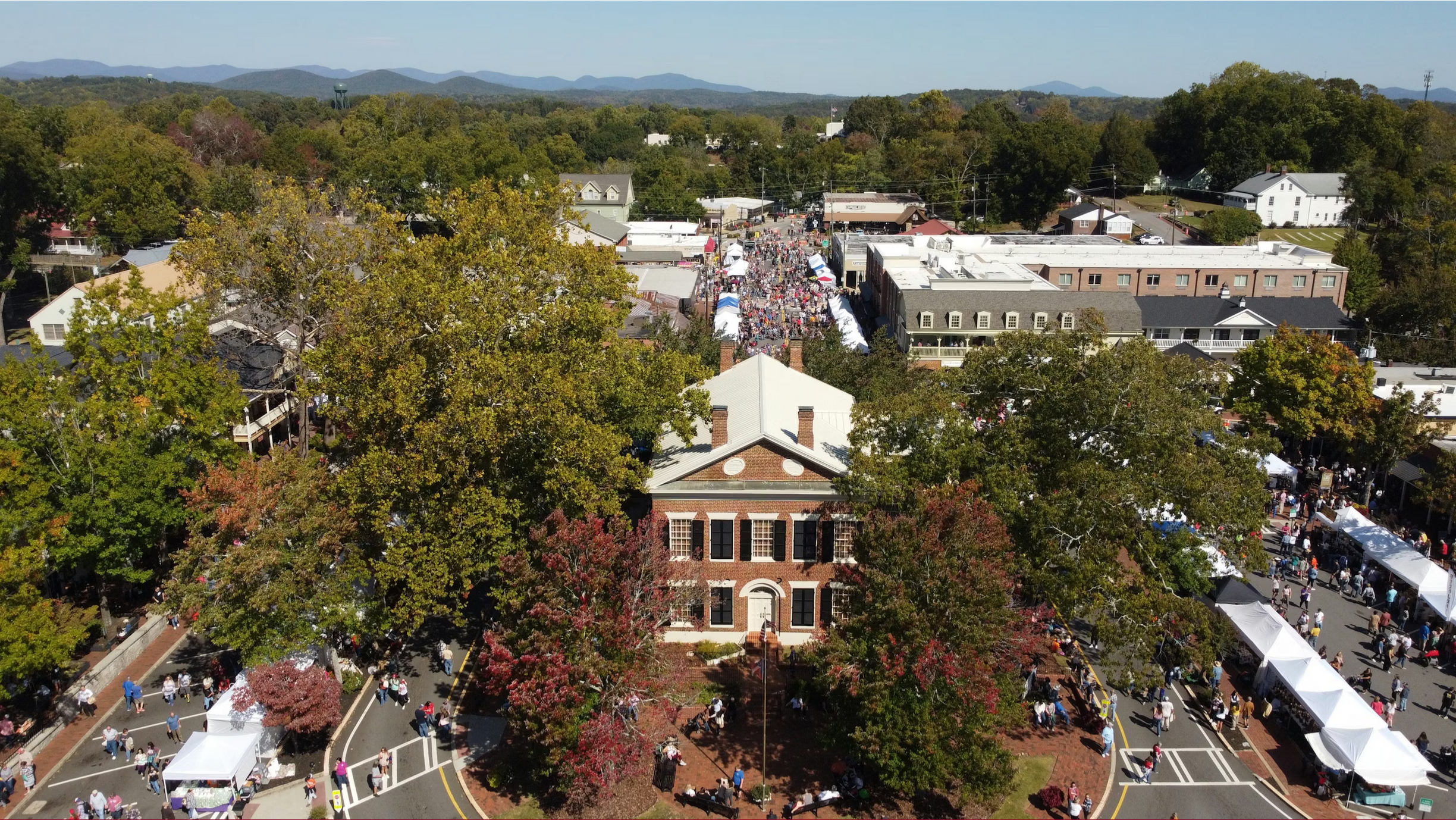 Lively Town Square | The courthouse square stays lively year-round, with Gold Rush Days and Bear on the Square at the center.