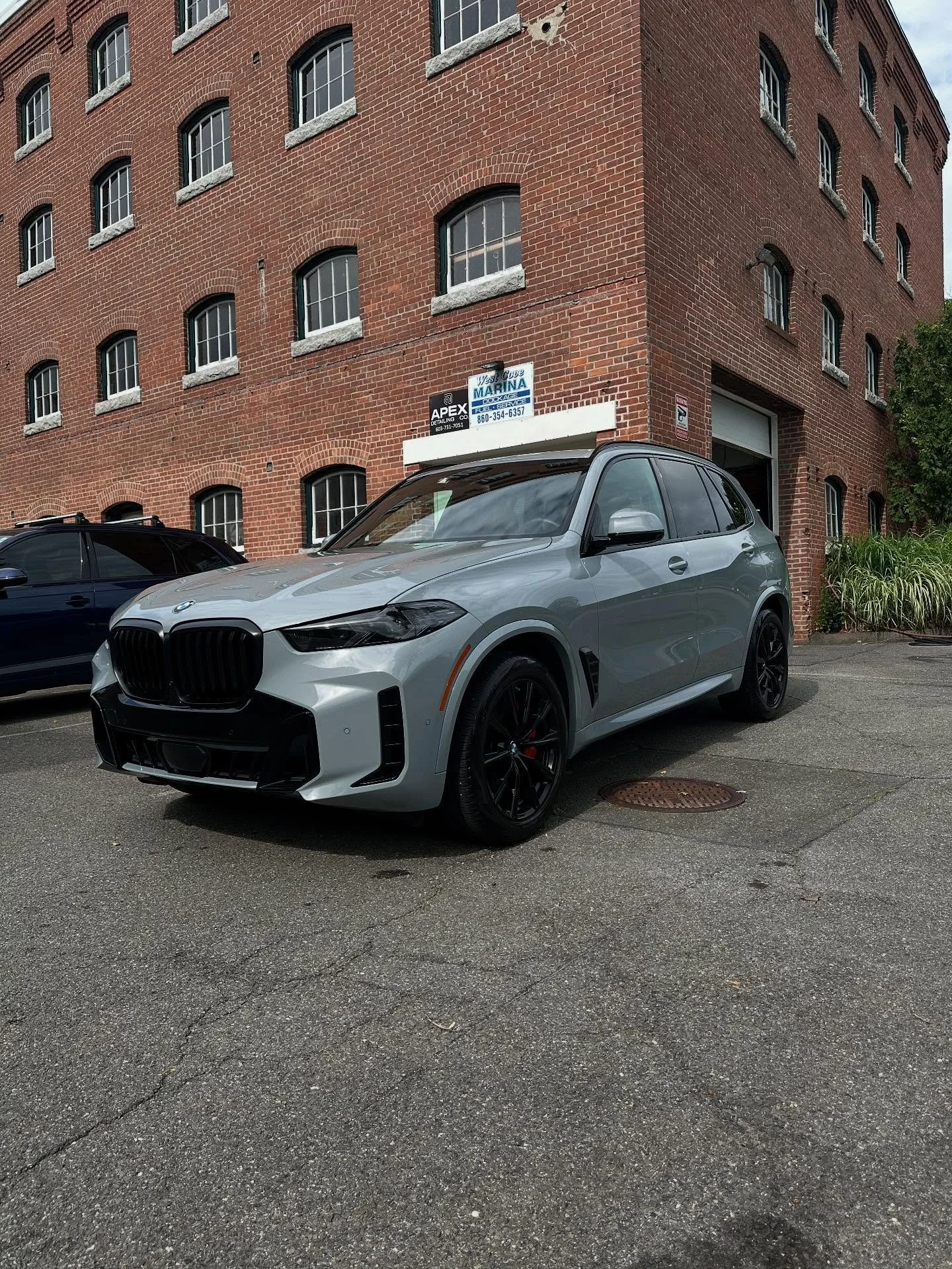 Paint enhancement, ceramic sealant and interior detail for this beaut!
#detailersofig #paintenhancement #detailersofct #detailing #bmwx5 #newmilfordct #gtechniq #detaillife