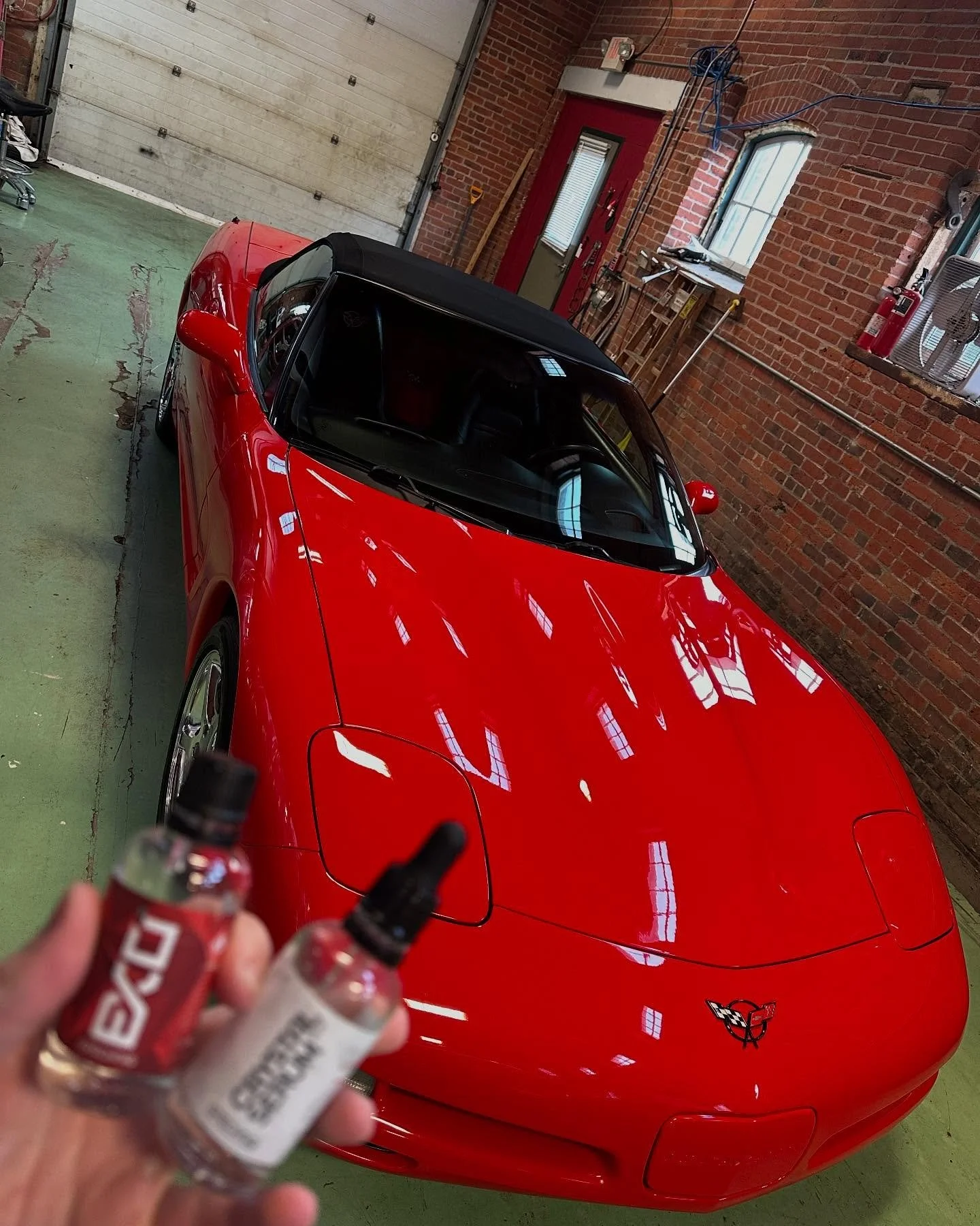 Get the ultimate protection with @gtechniq coatings!  This Corvette received a 2-step paint correction, sealed with Crystal Serum Light AND Exo, making this red pop more than ever!
#detailing #detailersofig #detailersofct #gtechniq #ceramiccoating #c