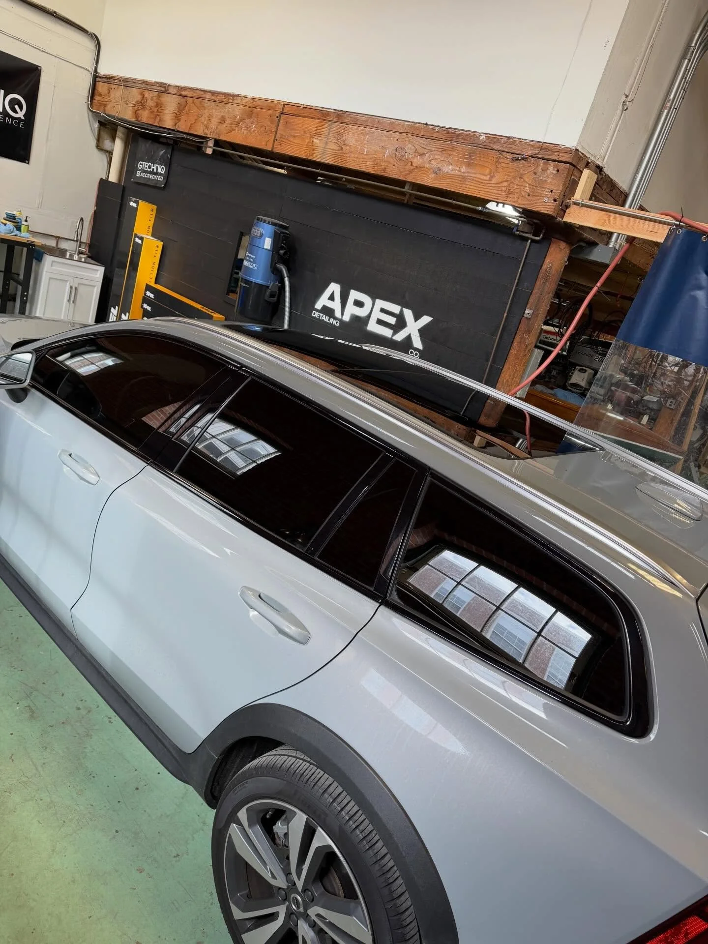 Full ceramic tint performed on this wagon for maximum UV rejection.
#windowtint #windowtinting #xpel #xpelprimexr #newmilfordct