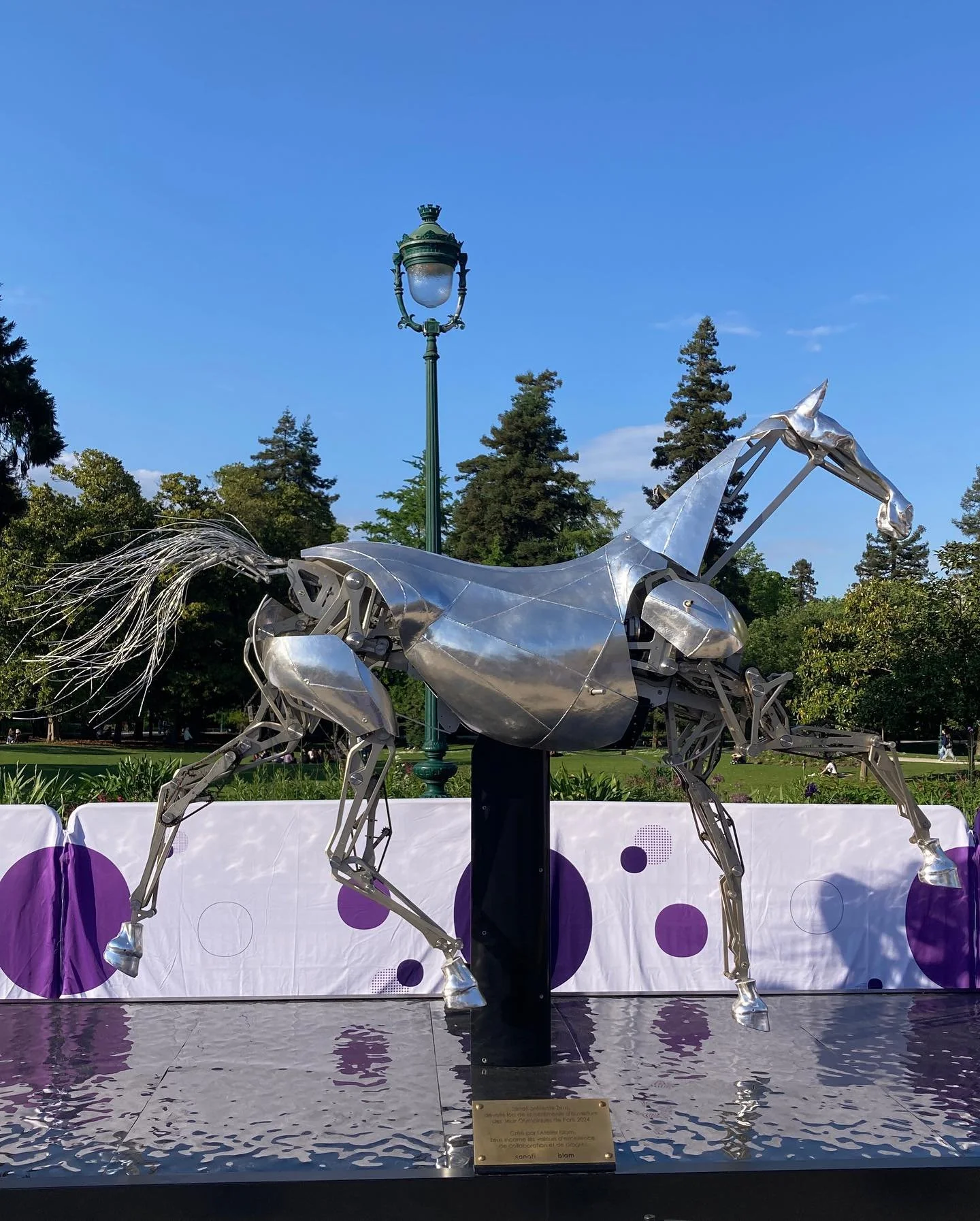 Dernier jour pour contempler le majestueux Zeus, le cheval m&eacute;canique et m&eacute;tallique des Jeux Olympiques de Paris 2024. 

📍Jardin Public de Bordeaux. 
Entr&eacute;e Libre et Gratuite.

Cr&eacute;ateur : Atelier Blam @atelier_blam (Nantes