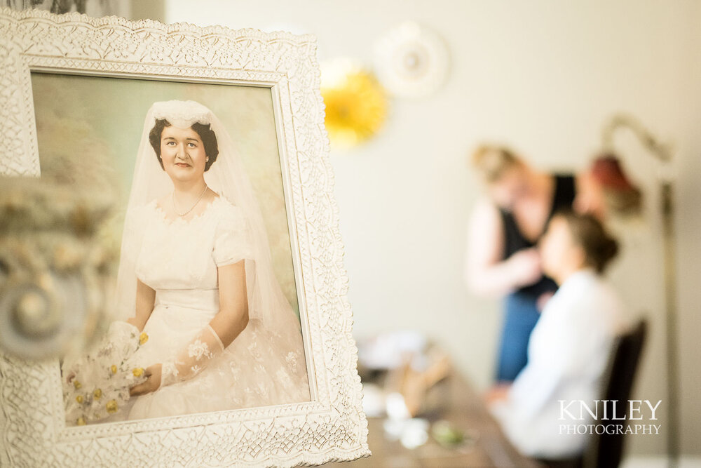 03-Hotel-at-the-Lafayette-wedding-getting-ready-Buffalo-NY-Wedding-Photography.jpg