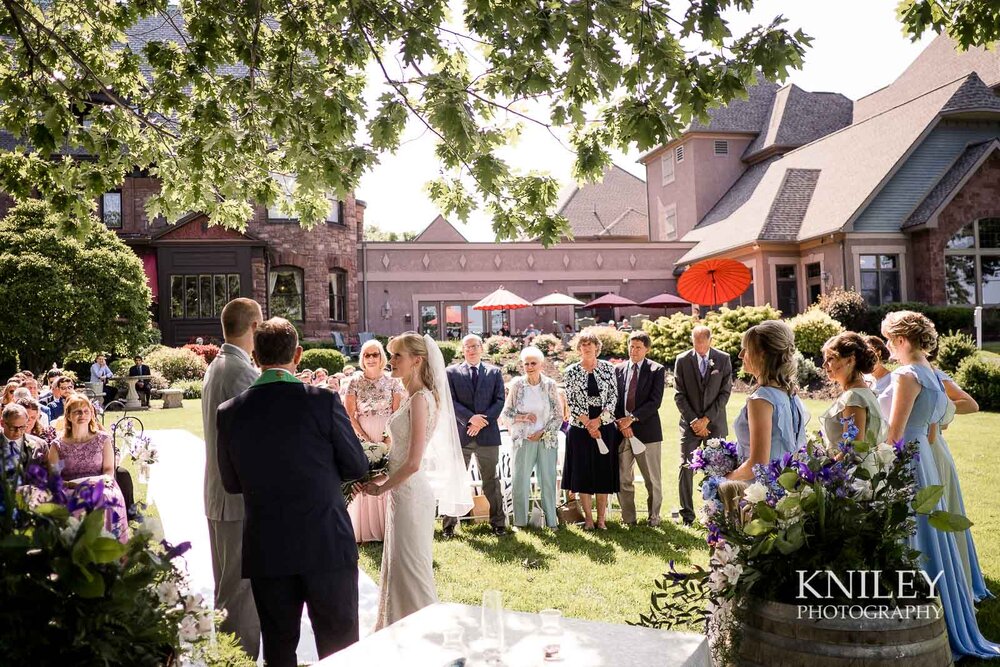 27-Belhurst-Castle-Geneva-NY-Wedding-Photography.jpg