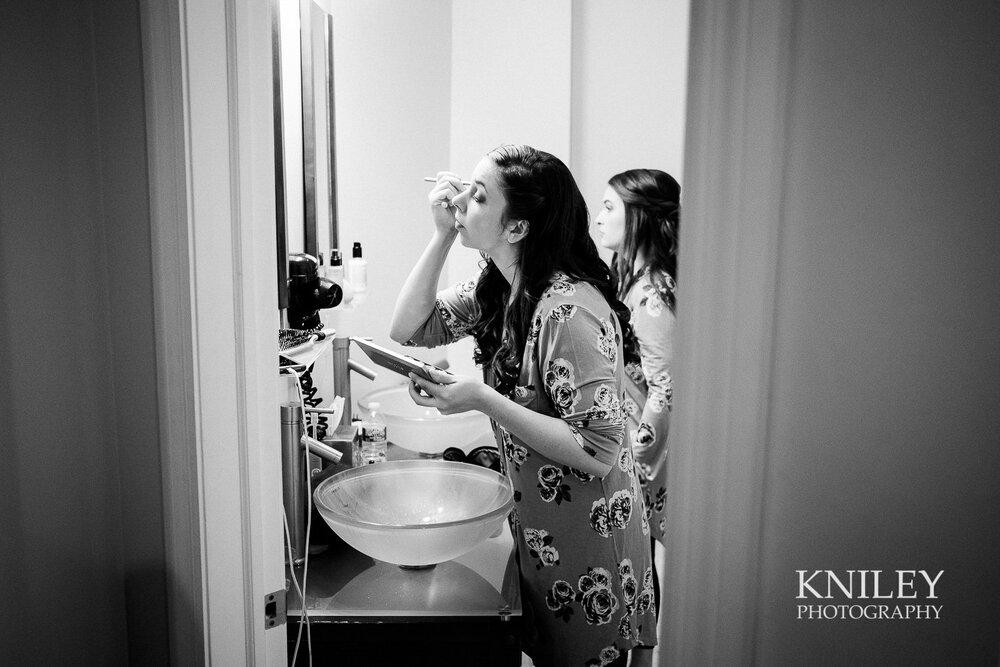 03-Lofts-on-Pearl-Hotel-Buffalo-NY-wedding-getting-ready-photo-Kniley-Photography.jpg