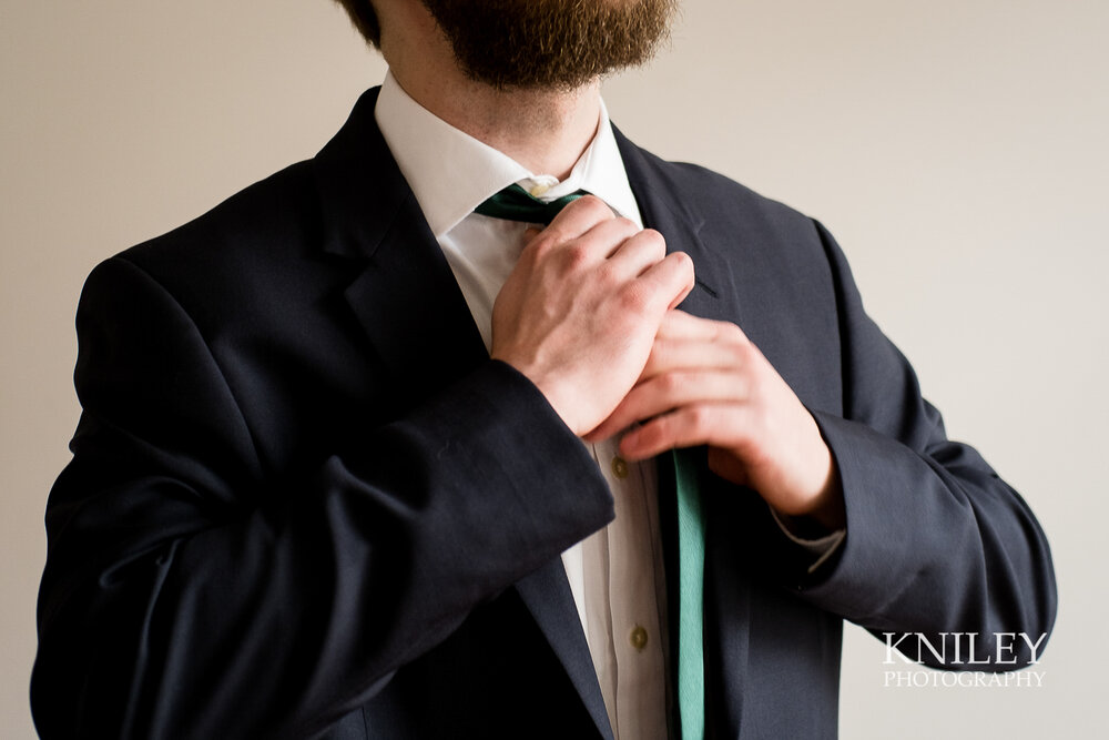 09-Lofts-on-Pearl-Hotel-Buffalo-NY-wedding-getting-ready-photo-Kniley-Photography.jpg