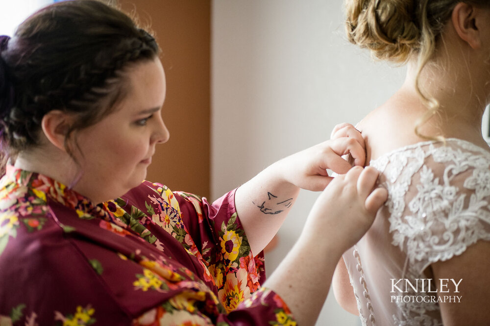 12-Holiday-Inn-Webster-NY-Wedding-Getting-Ready-Photography.jpg