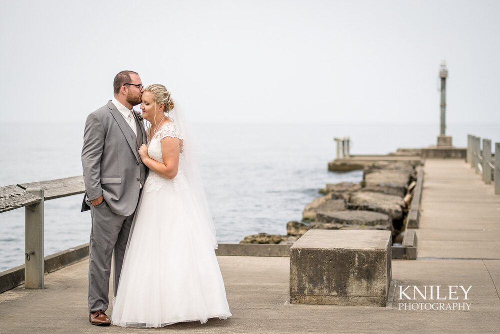 33-Lakefront-Lodge-Webster-NY-Wedding-Photography.jpg