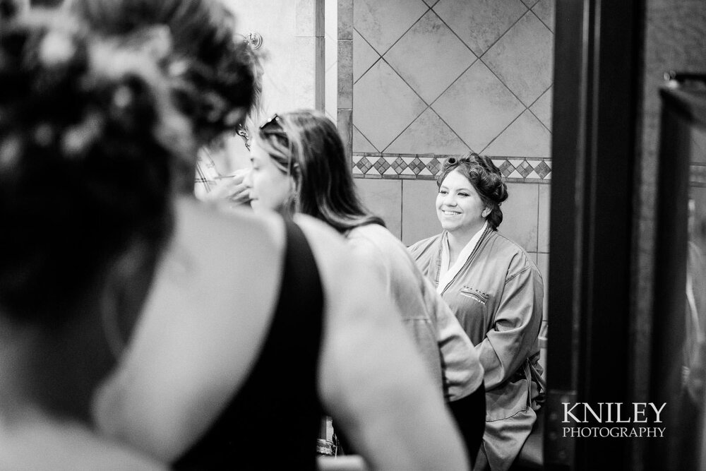 09-Bridal-Party-Getting-Ready-Rochester-NY-Wedding-Photography.jpg