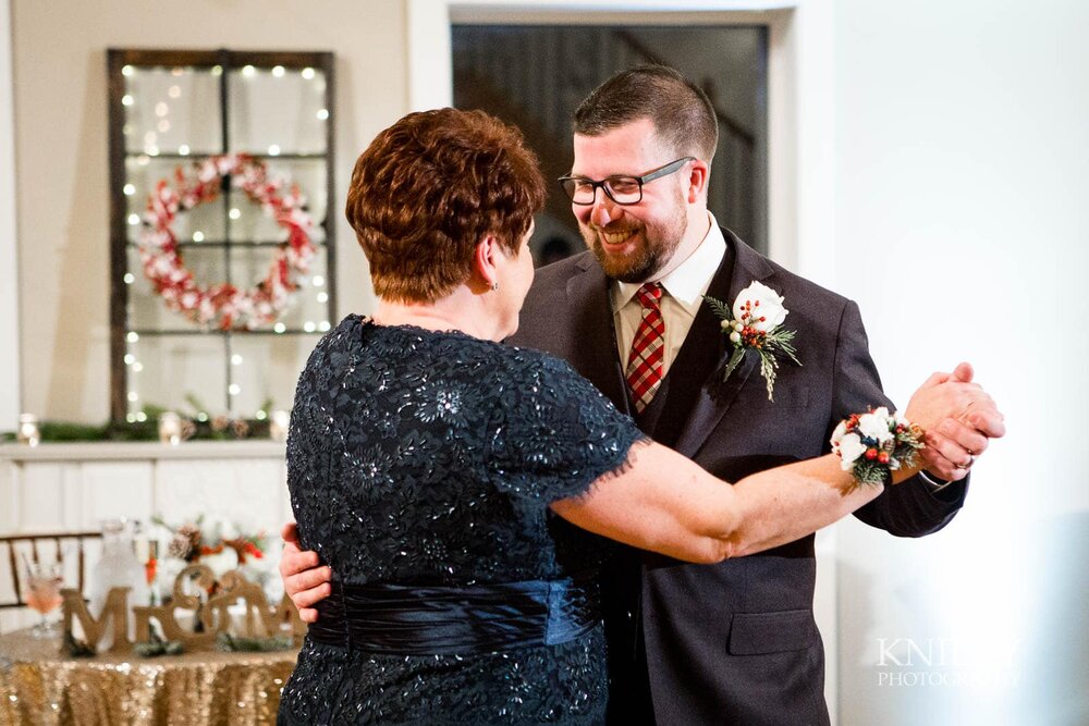 23-Winter-Wedding-Mendon-NY-Wedding-Photography.jpg