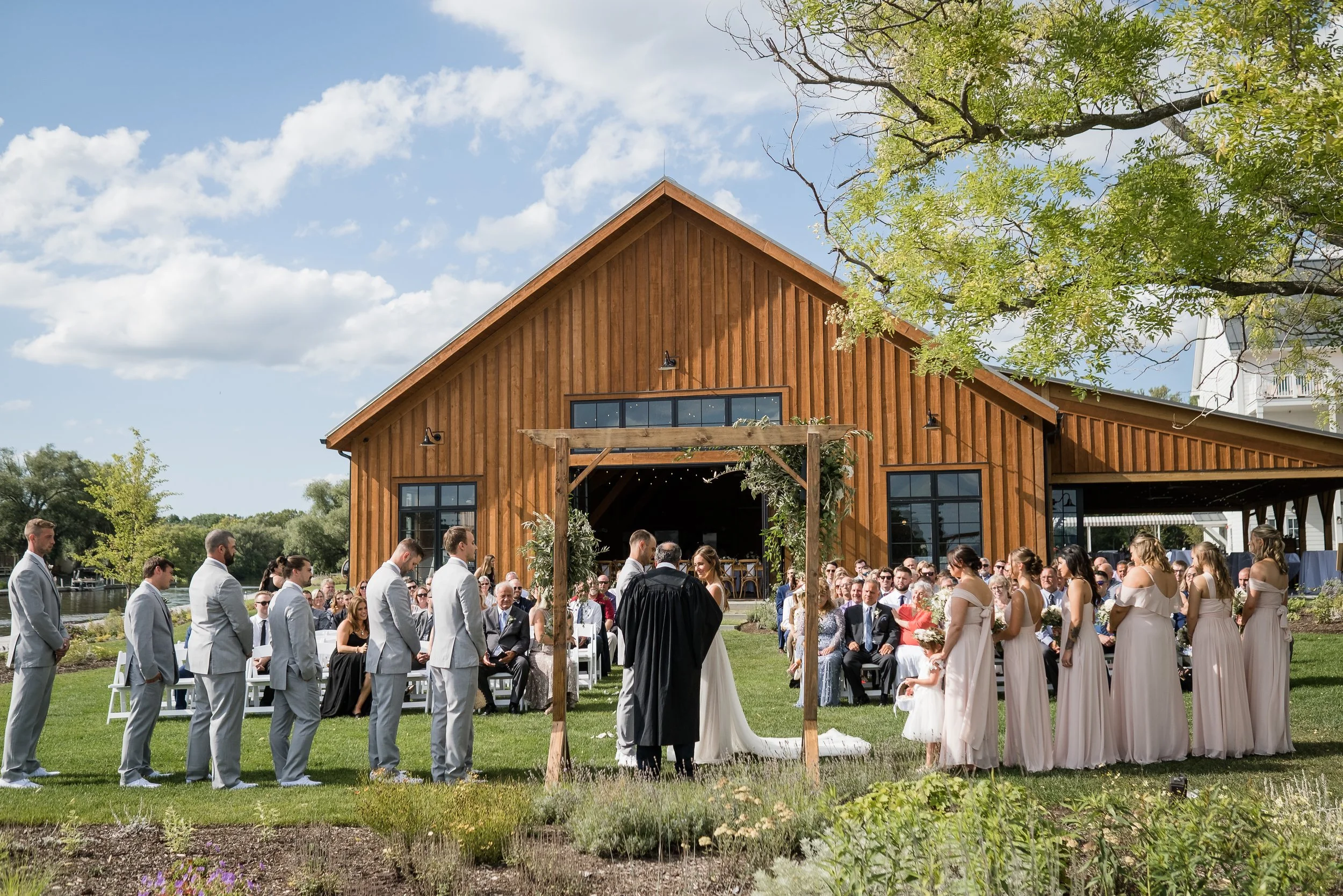 058-Kniley-Photography--The-Lake-House-on-Canandaigua-Wedding-Venue-Picture-0274.jpg