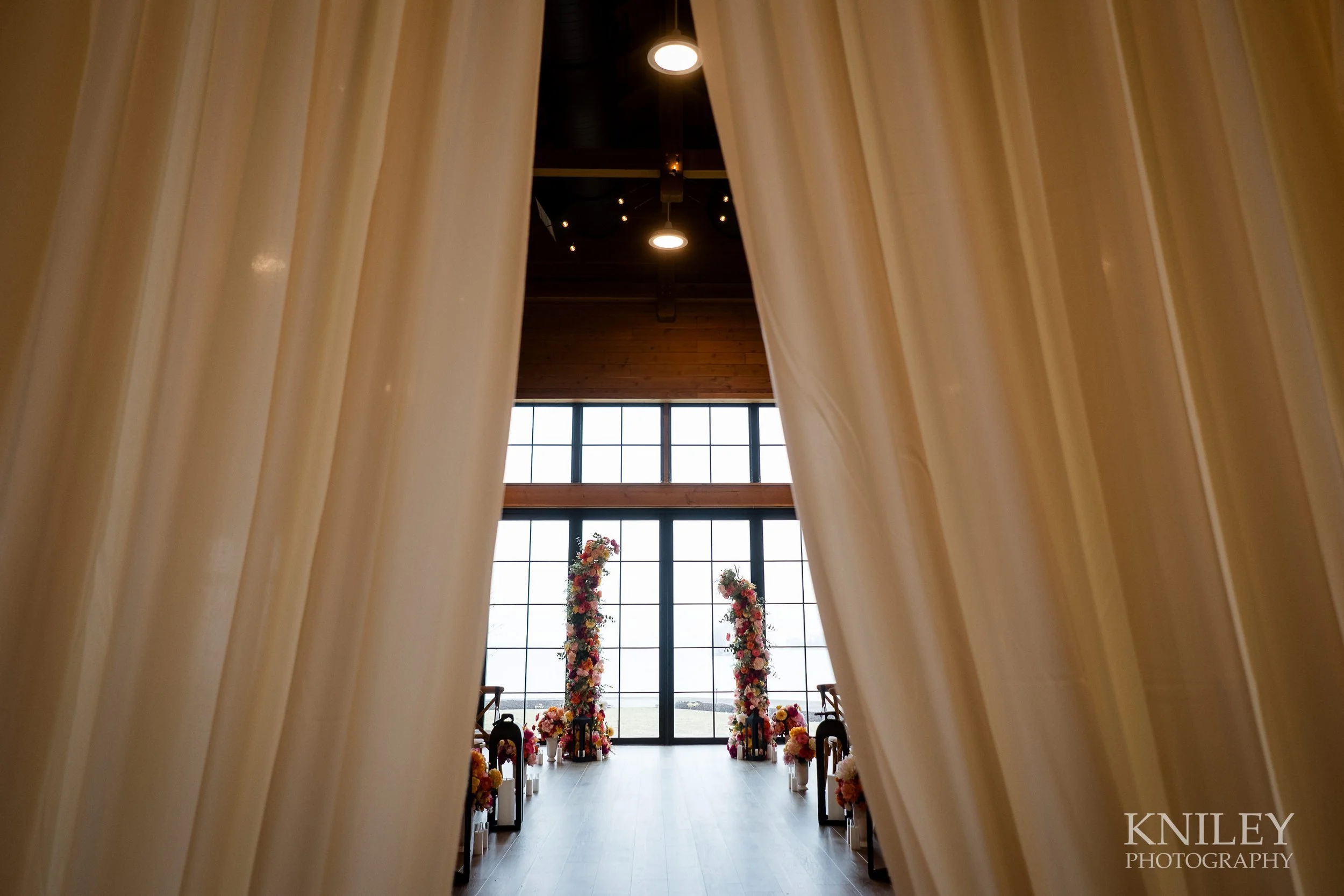024-Kniley-Photography--The-Lake-House-on-Canandaigua-Wedding-Venue-Picture-1239.jpg