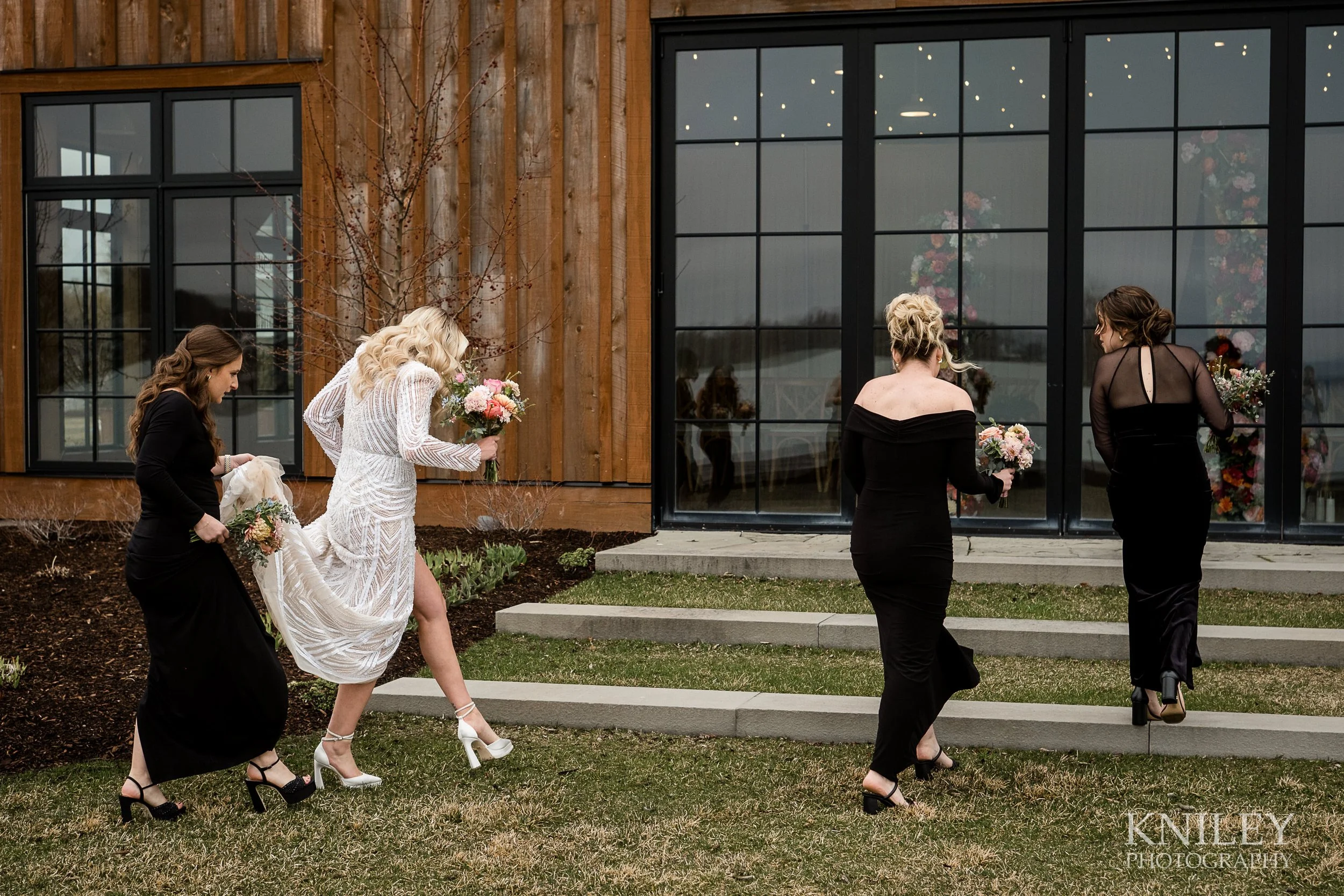 082-Kniley-Photography--The-Lake-House-on-Canandaigua-Wedding-Venue-Picture-9629.jpg