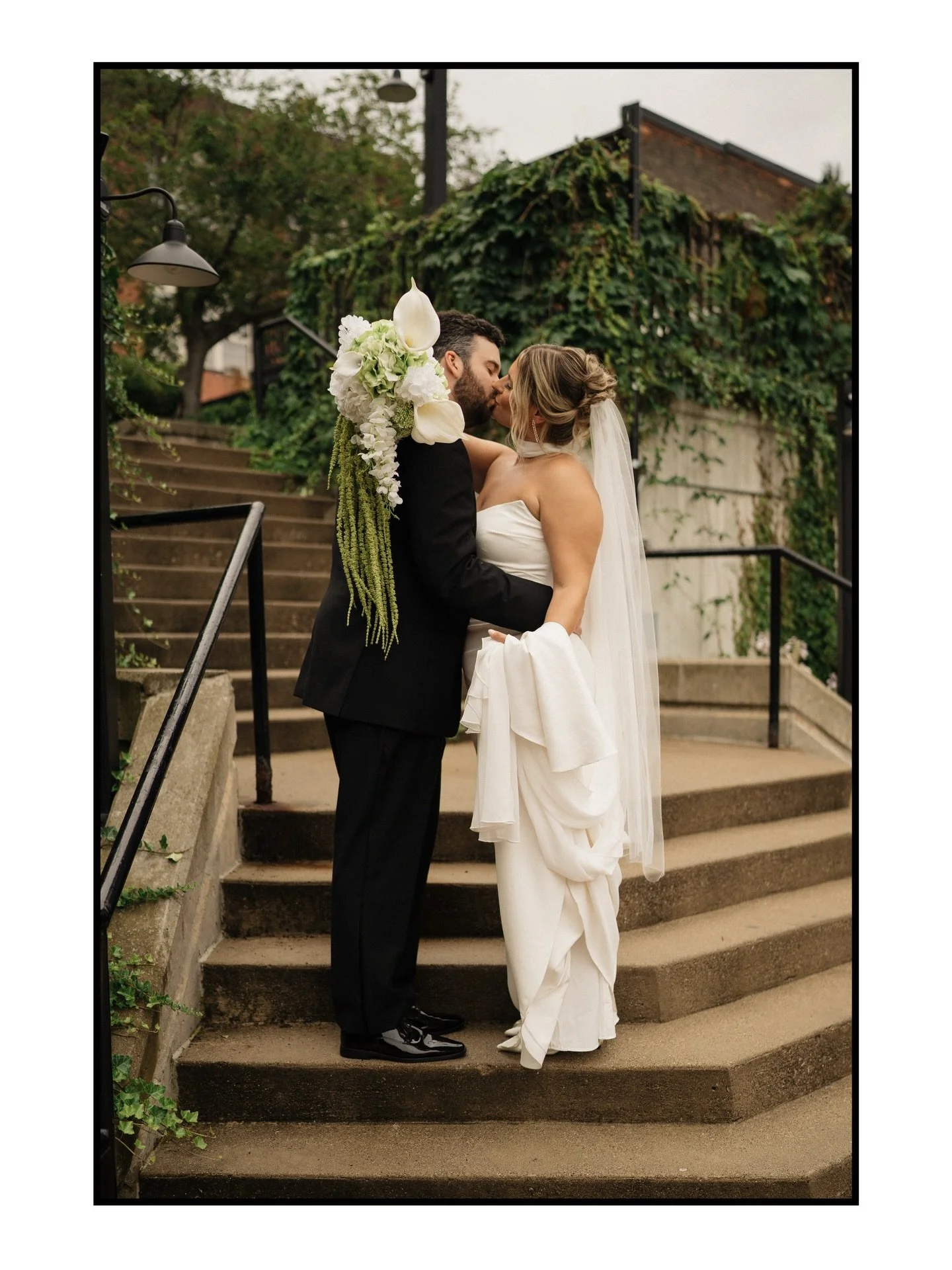 Emily &amp; Will 

Second for @photosbygraciejo

Saint Louis wedding photographer, luxury wedding photography in Missouri, fine art bride, editorial bridal portraits, STL wedding photographer, Saint Louis engagement and wedding photography, emotional