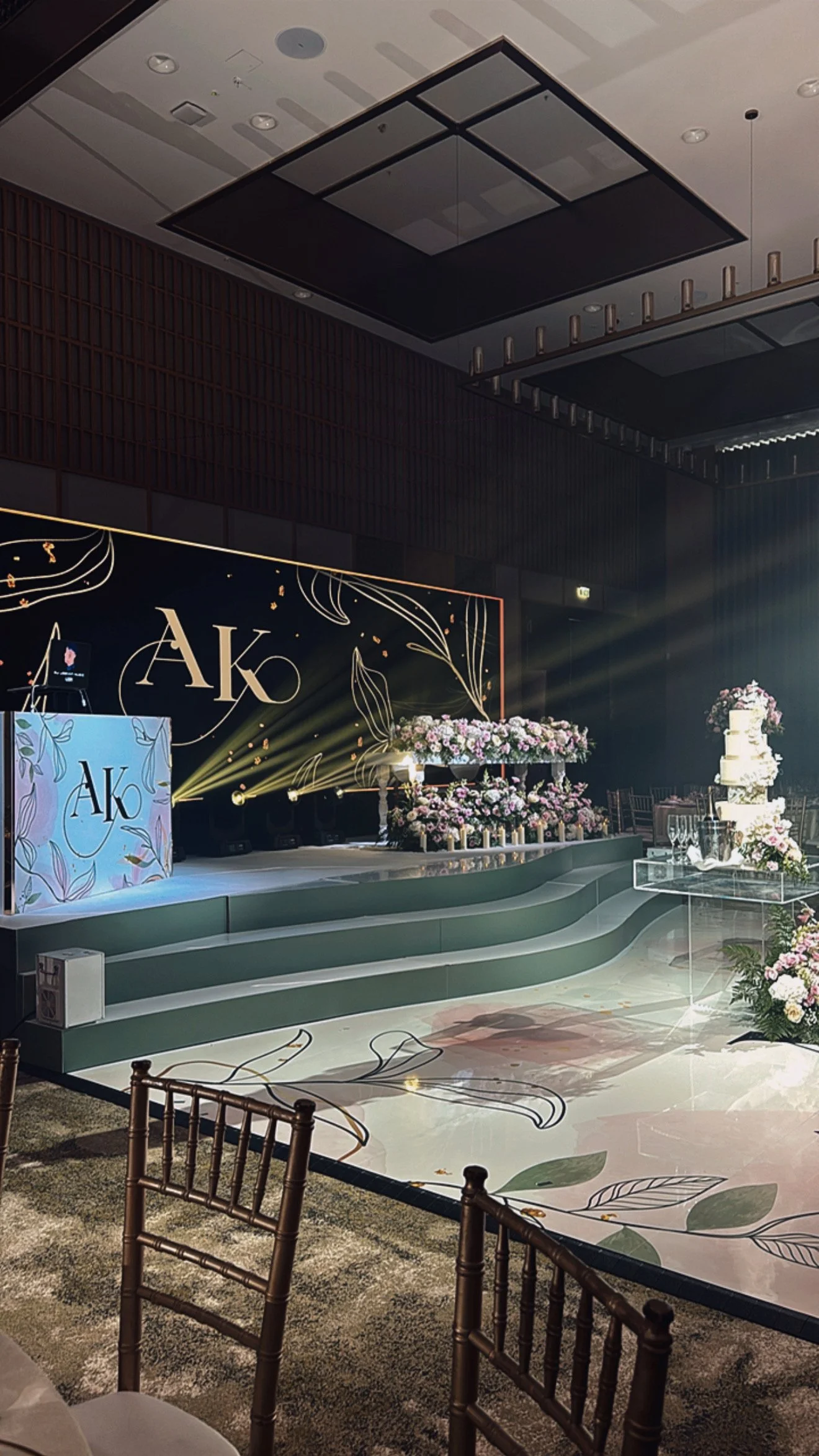 curved steps curved stage belfry masters suite lighting production led video wall