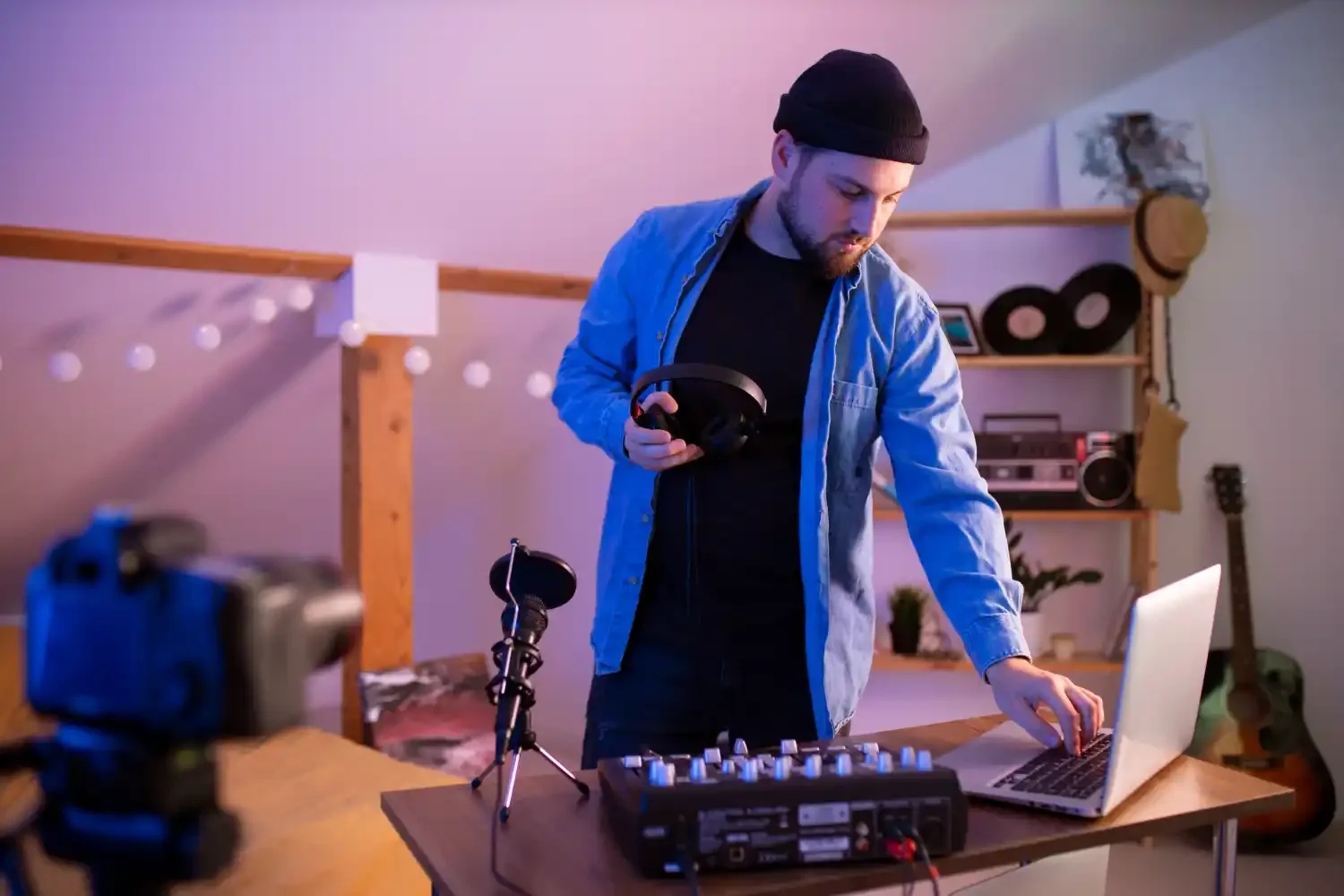 A Complete Guide to the Best Sources DJs Get Their Music From