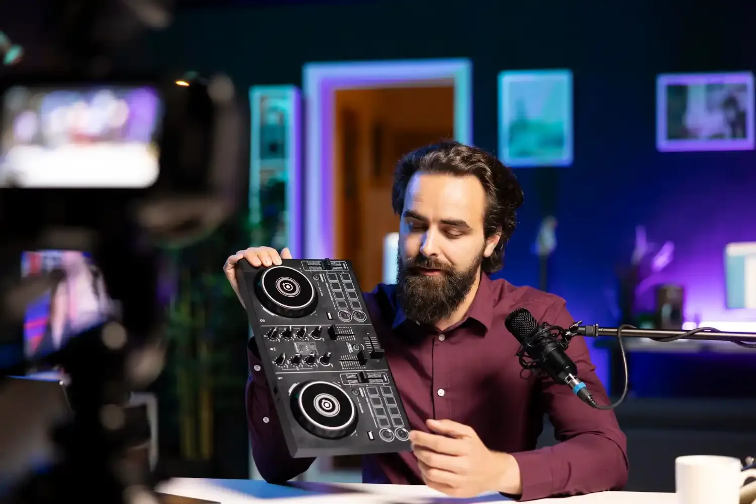 How to Become a DJ? A Complete Beginner's Guide