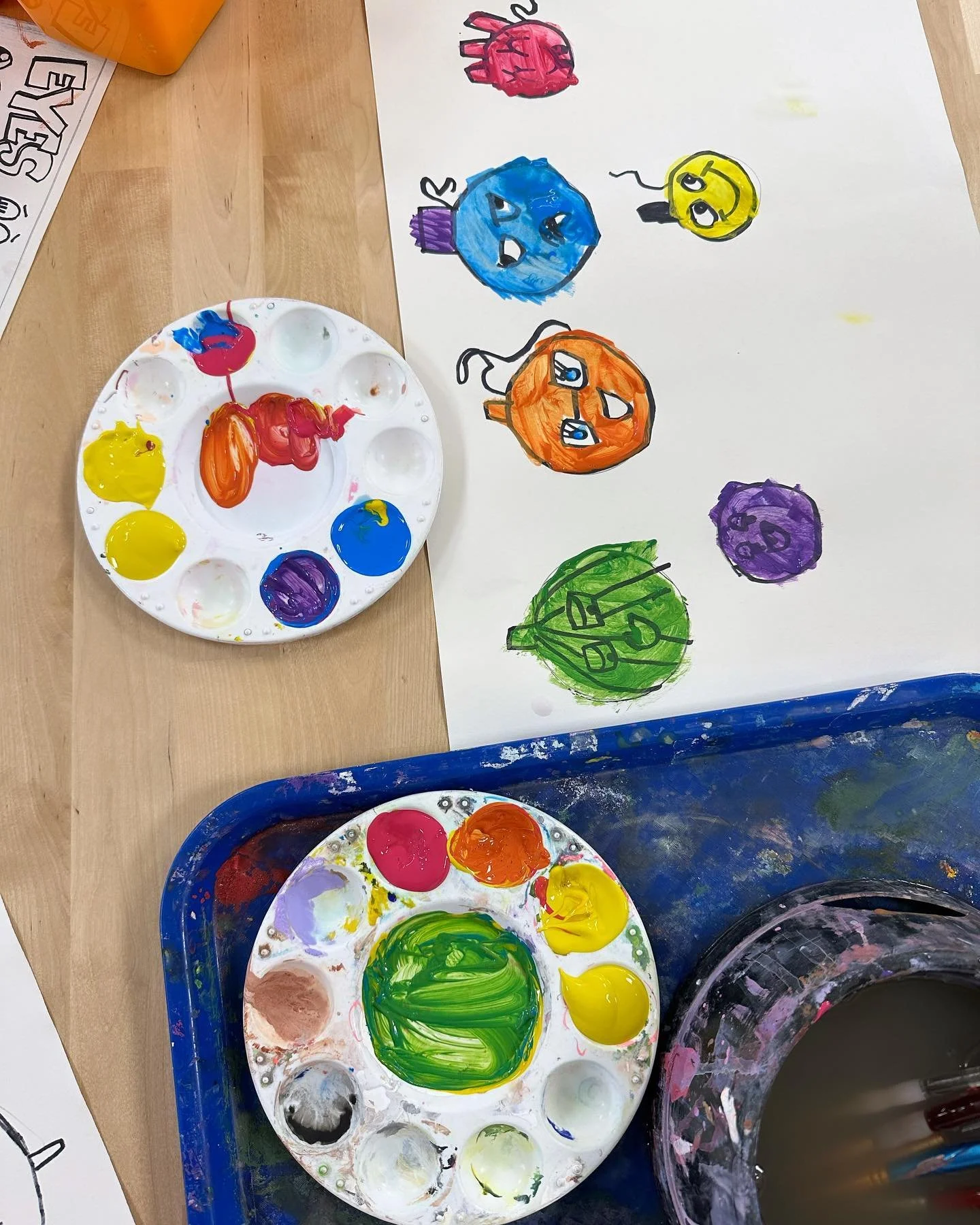 1st grade pumpkin color mixing! 🎃 expression resource from the fabulous @cassie_stephenz 

#artteachersofinstagram #elementaryart #art #arteducation #artteacher #artlessons #tempera