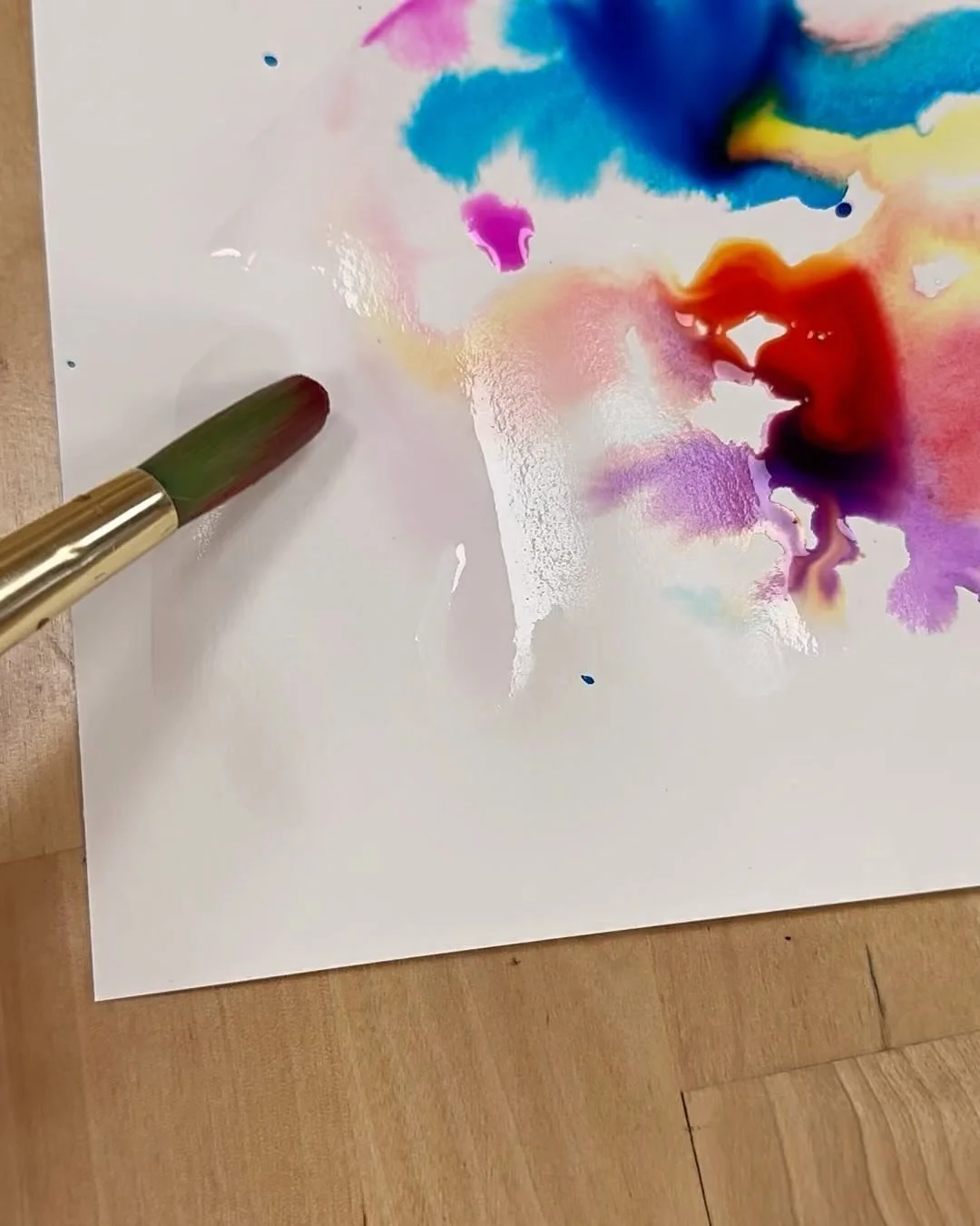 Satisfying &ldquo;oooohs&rdquo; with liquid watercolors. Stay tuned for 2nd grade crayon boxes! 

#artteachersofinstagram #elementaryart #art #arteducation #artteacher #artlessons #watercolor