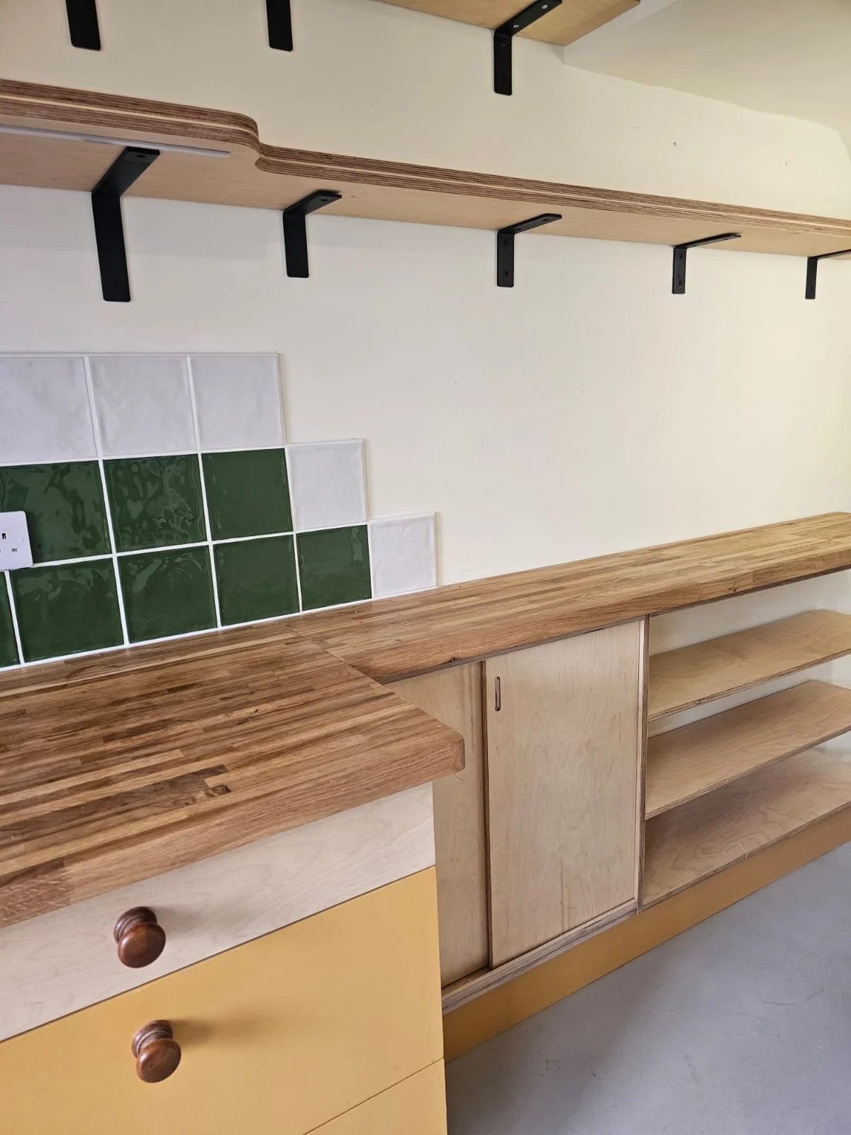 custom carpentry, bespoke carpentry, joinery, kitchen, cabinets, storage