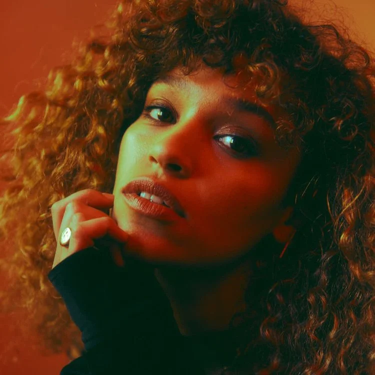 Izzy Bizu
