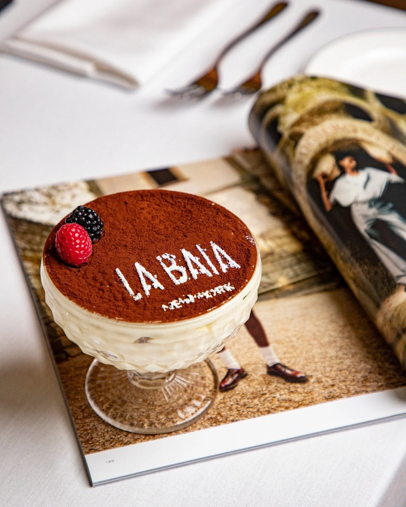 Tiramisu.
Layers of espresso, cream and tradition.