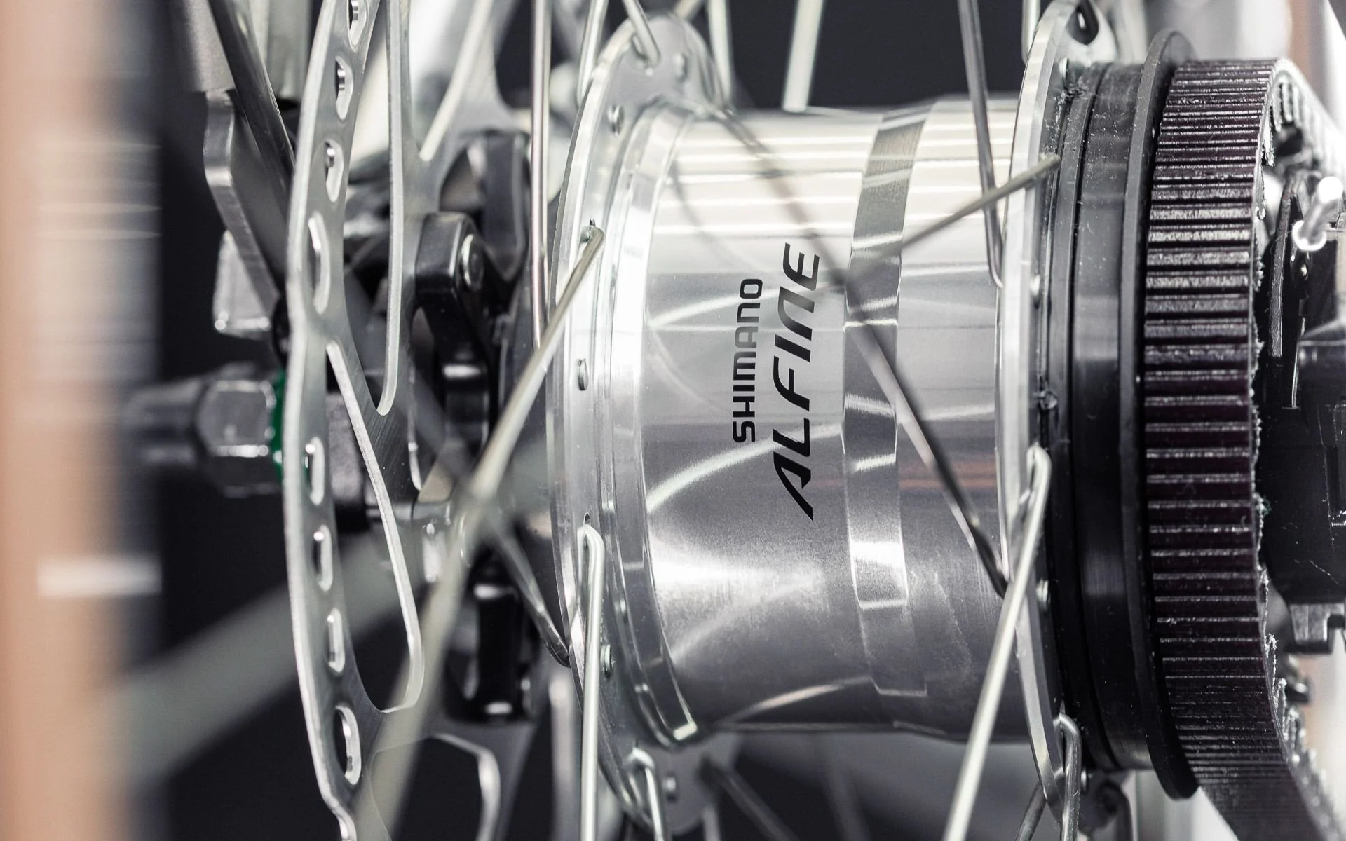 a frieda_mainfeature_rearhub_.jpg