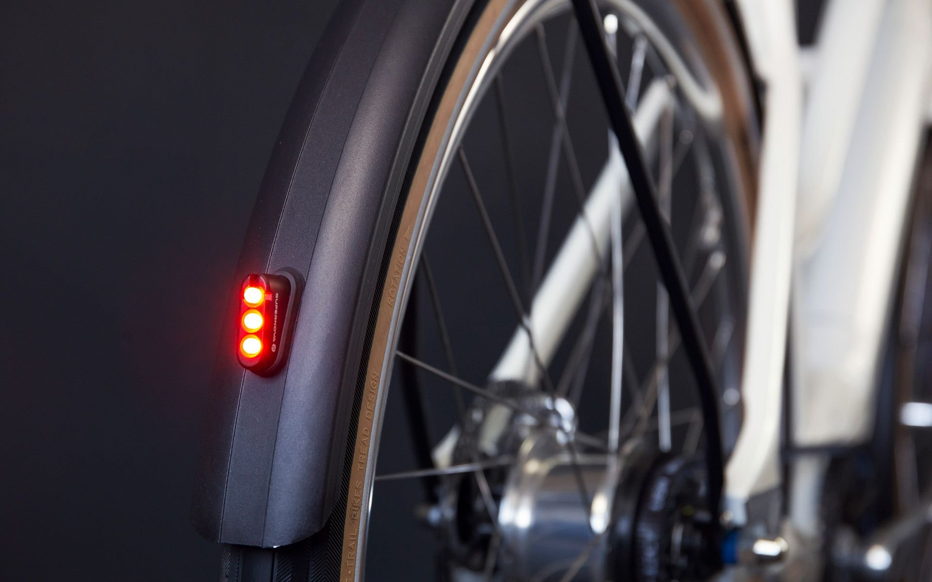 10hannah_mainfeature_taillight_d0cddcbcb6.jpg