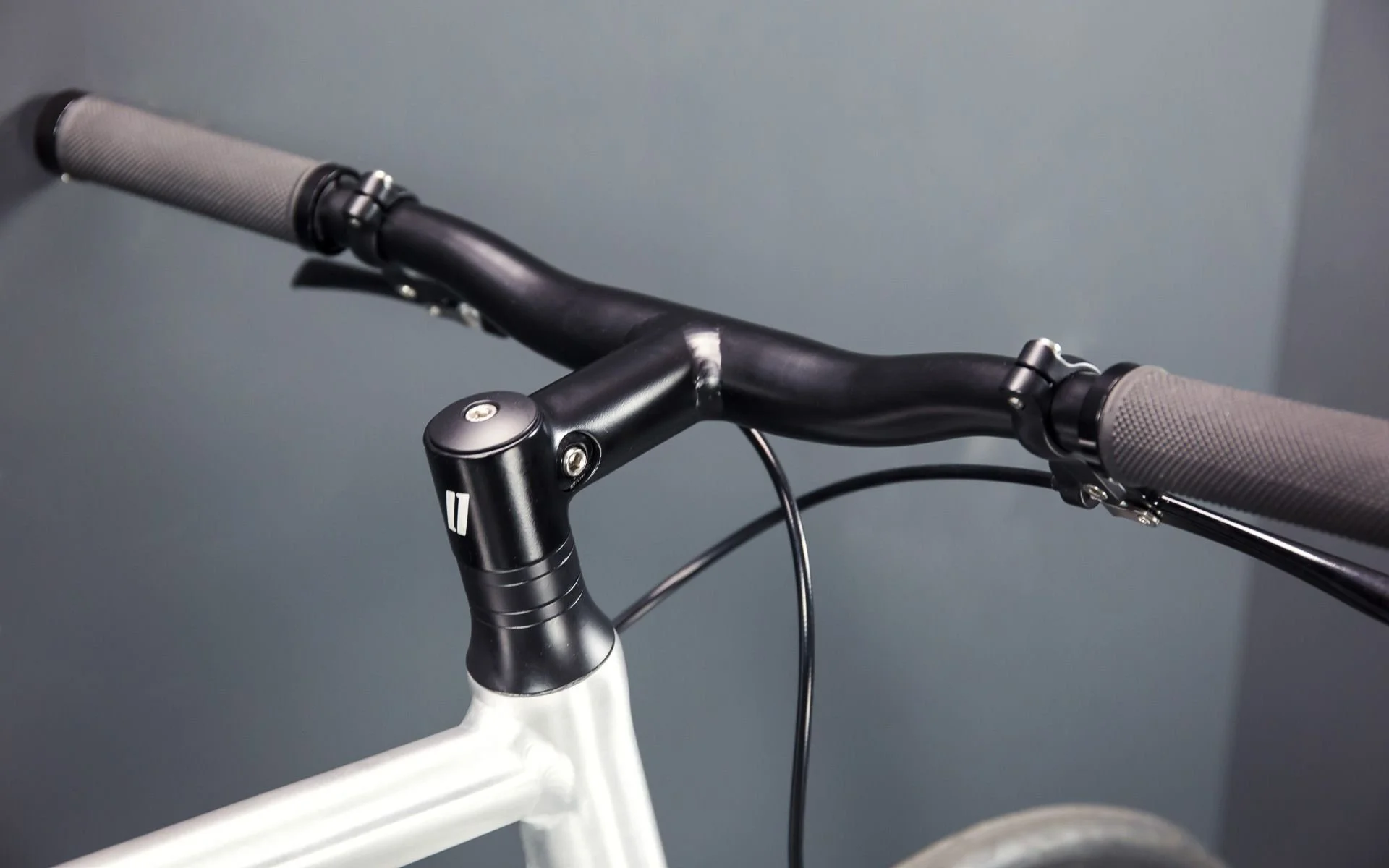 6viktor_mainfeature_handlebar_stem_08d89afdea.jpg