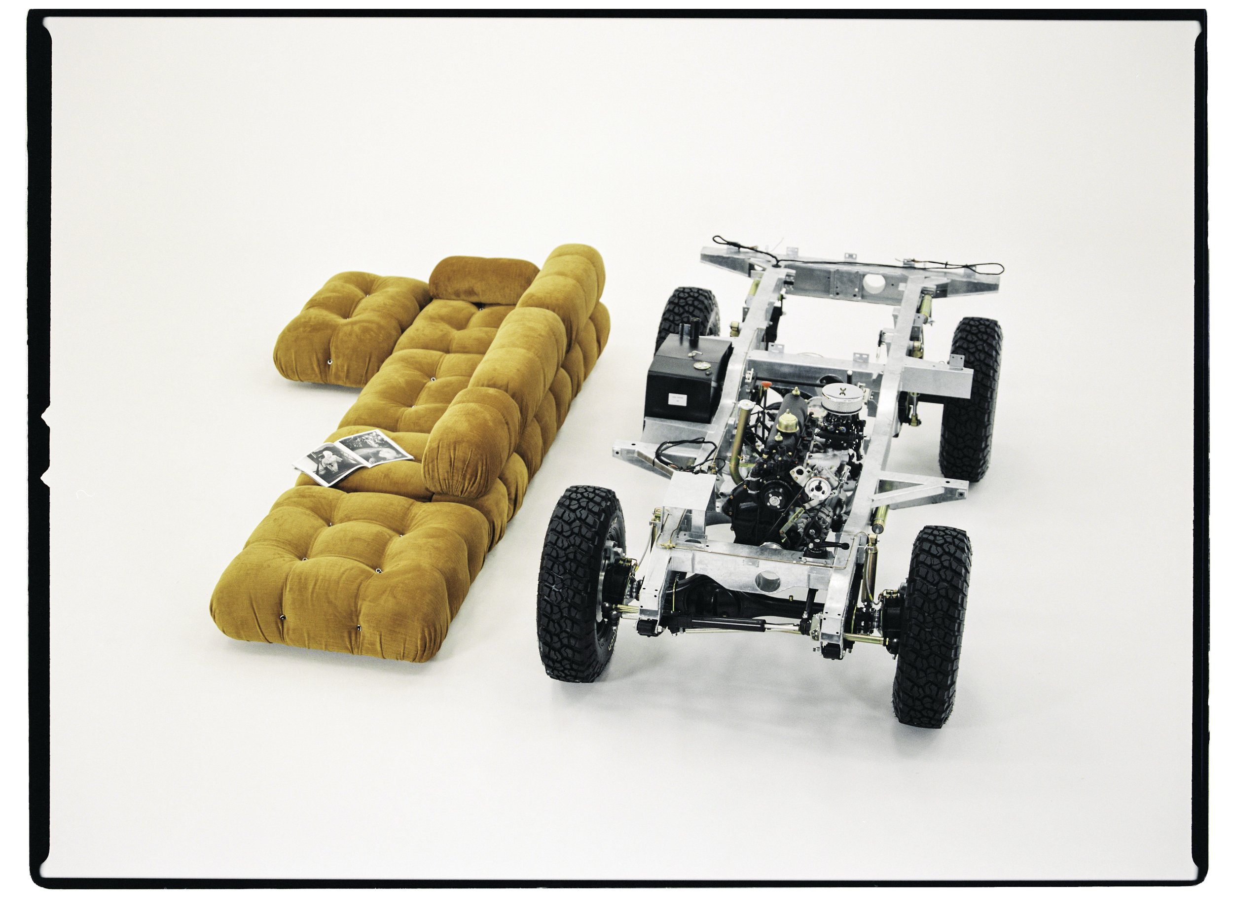 coolnvintage_sofa+chassis_analog-7 copy.jpg