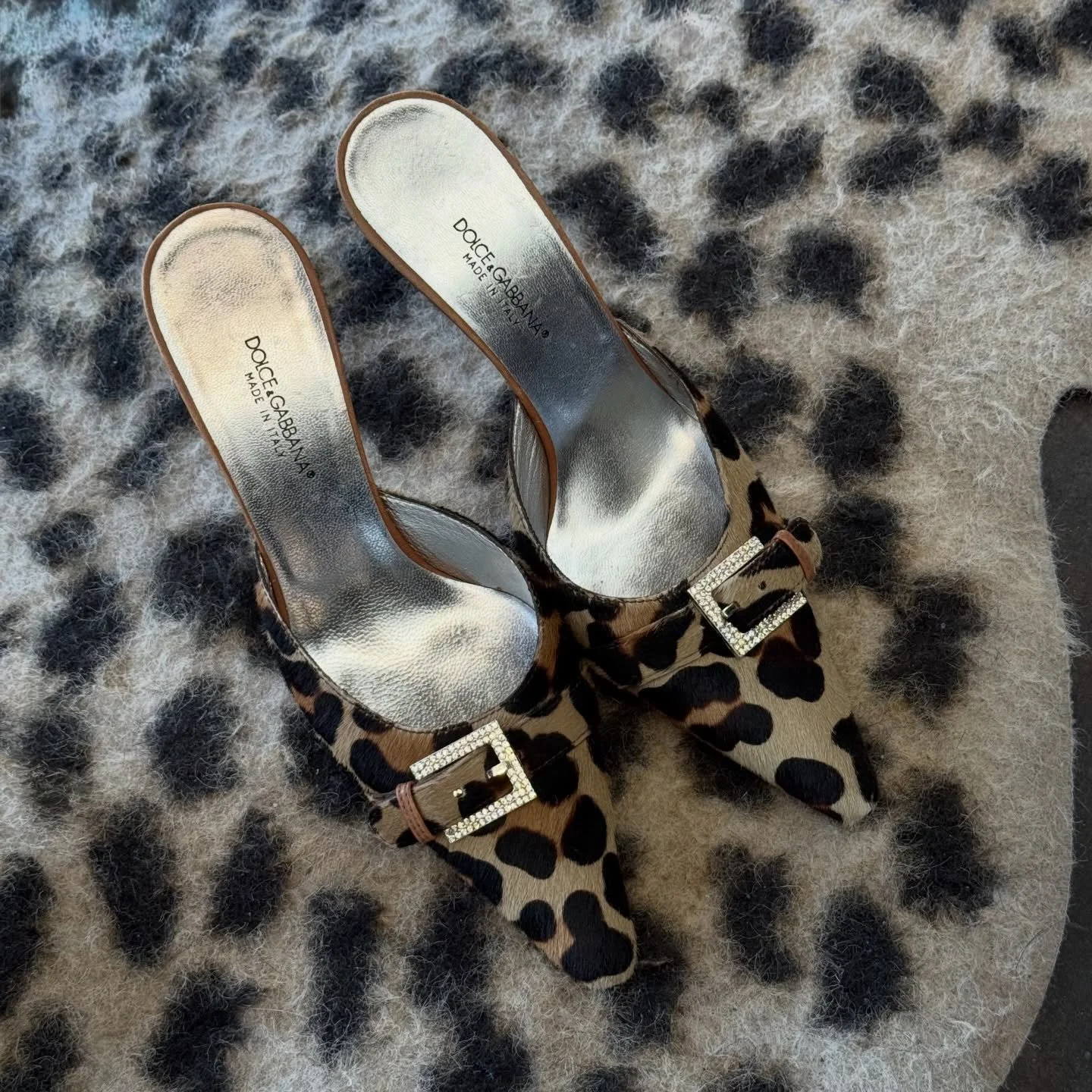Everyone&rsquo;s favorite Dolce &amp; Gabbana ponyhair mules.🐆

#dolceandgabbana #vintage #nycvintage #vintageshop #y2kfashion