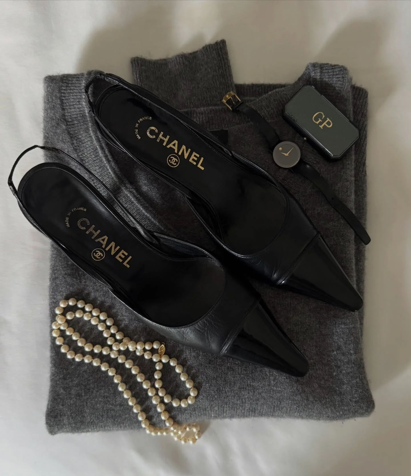 Cashmere + Chanel🙂&zwj;↕️

#chanel #vintagechanel #vintageshopping #vintage #vintagestyle