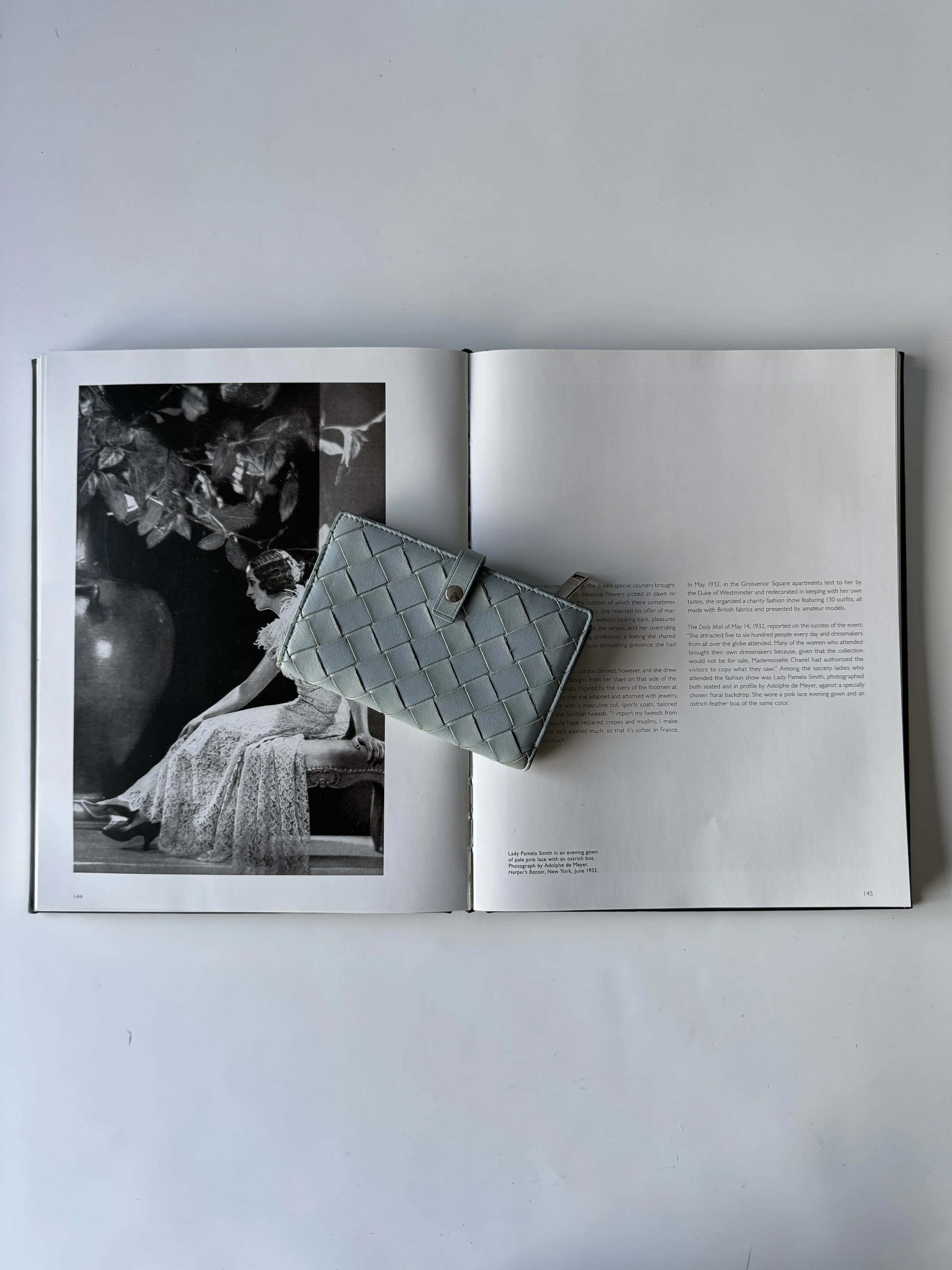 Bottega Veneta Leather Wallet - GIMI RARITY