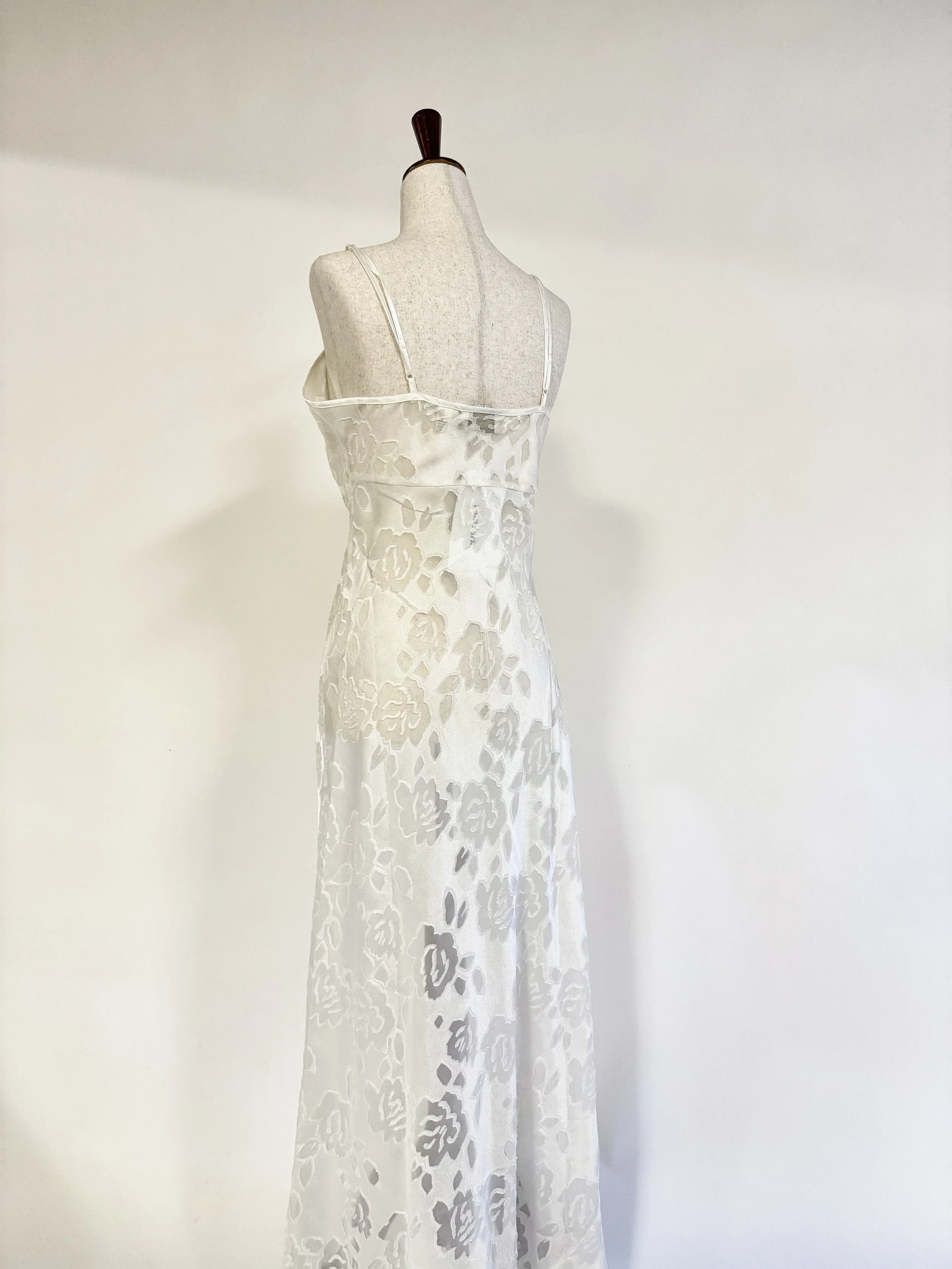 VS Gold Label White Chemise - Size Medium - GIMI RARITY