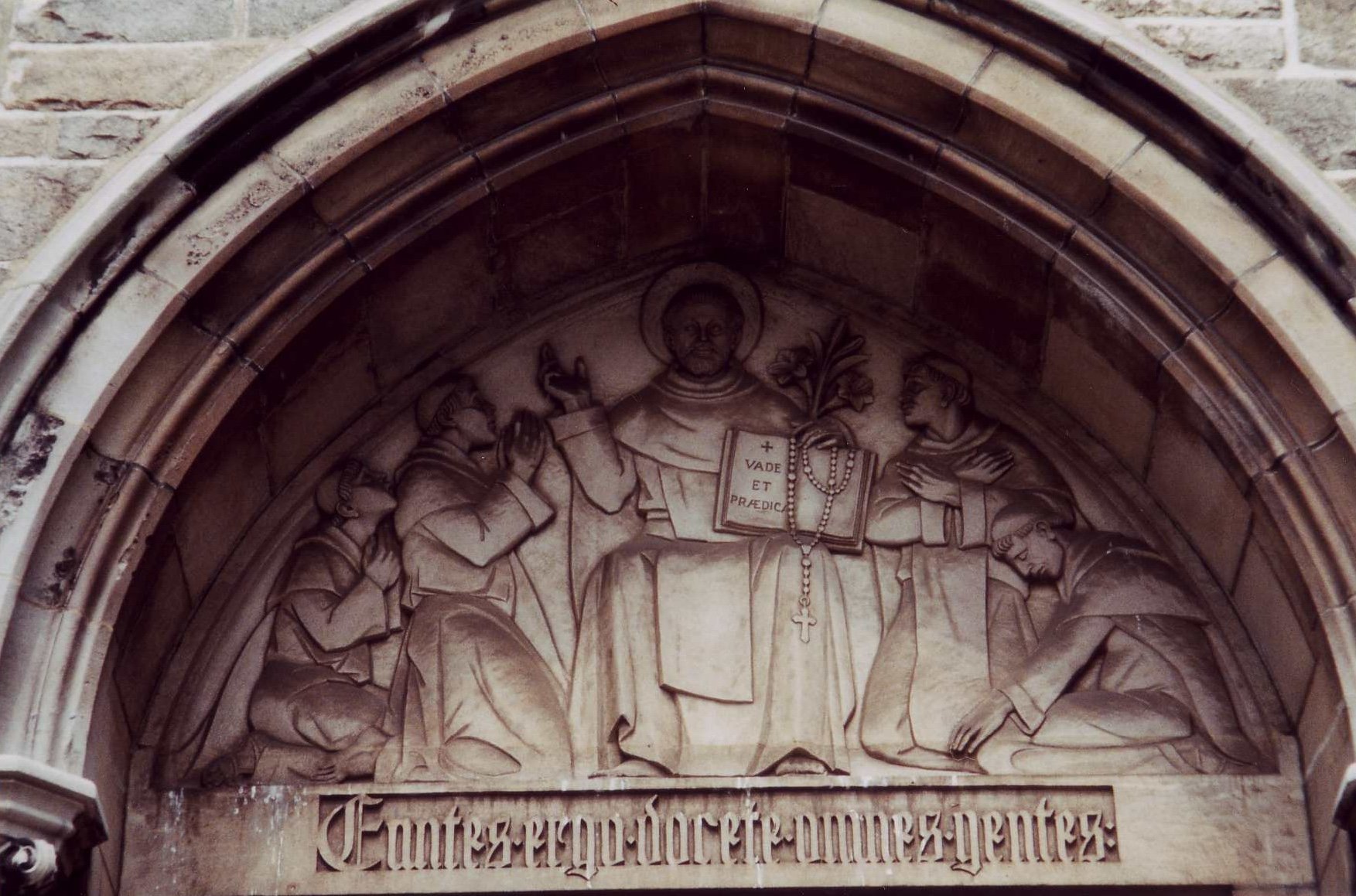 Detail of Carved Tympanum, Church of the Sacred Heart, Greenville, Jersey City, New Jersey (Leon Yost c. 2005).JPG