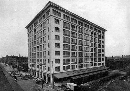 International Day for Monuments and Sites | The Great Atlantic &amp; Pacific Tea Company was founded in New York in 1859 by George Huntington Hartford and George Gilman as the nation&rsquo;s first food chain.
A&amp;P&rsquo;s Jersey City warehouse, de