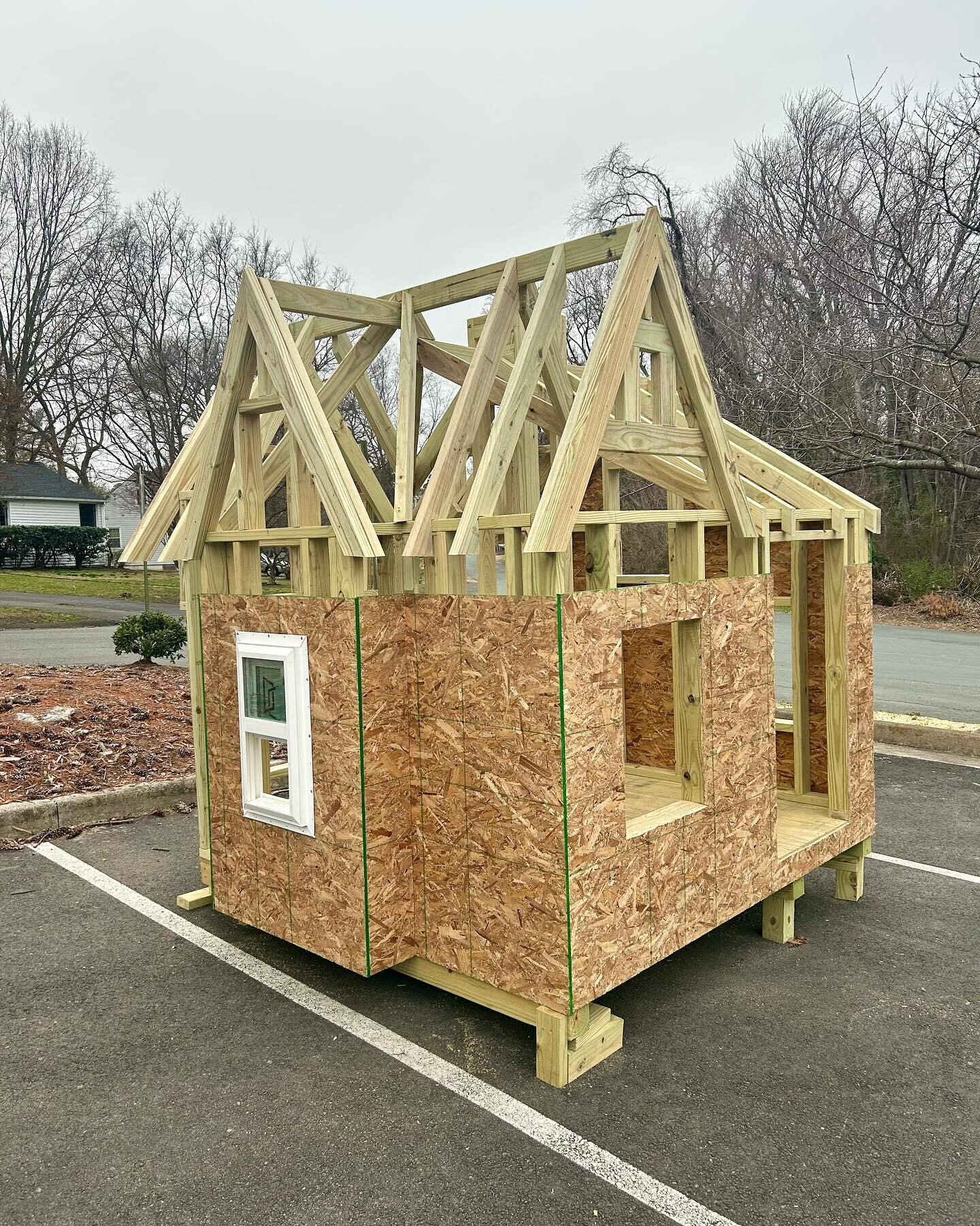 #Cantstopwontstop building this playhouse! Here&rsquo;s a look at where we&rsquo;re at before build day THREE tomorrow! We can&rsquo;t wait to get down to the details of our Up and Away Chalet! 🎈

@HenricoCASA
@SMBWArchitects&nbsp;

More info: Henri