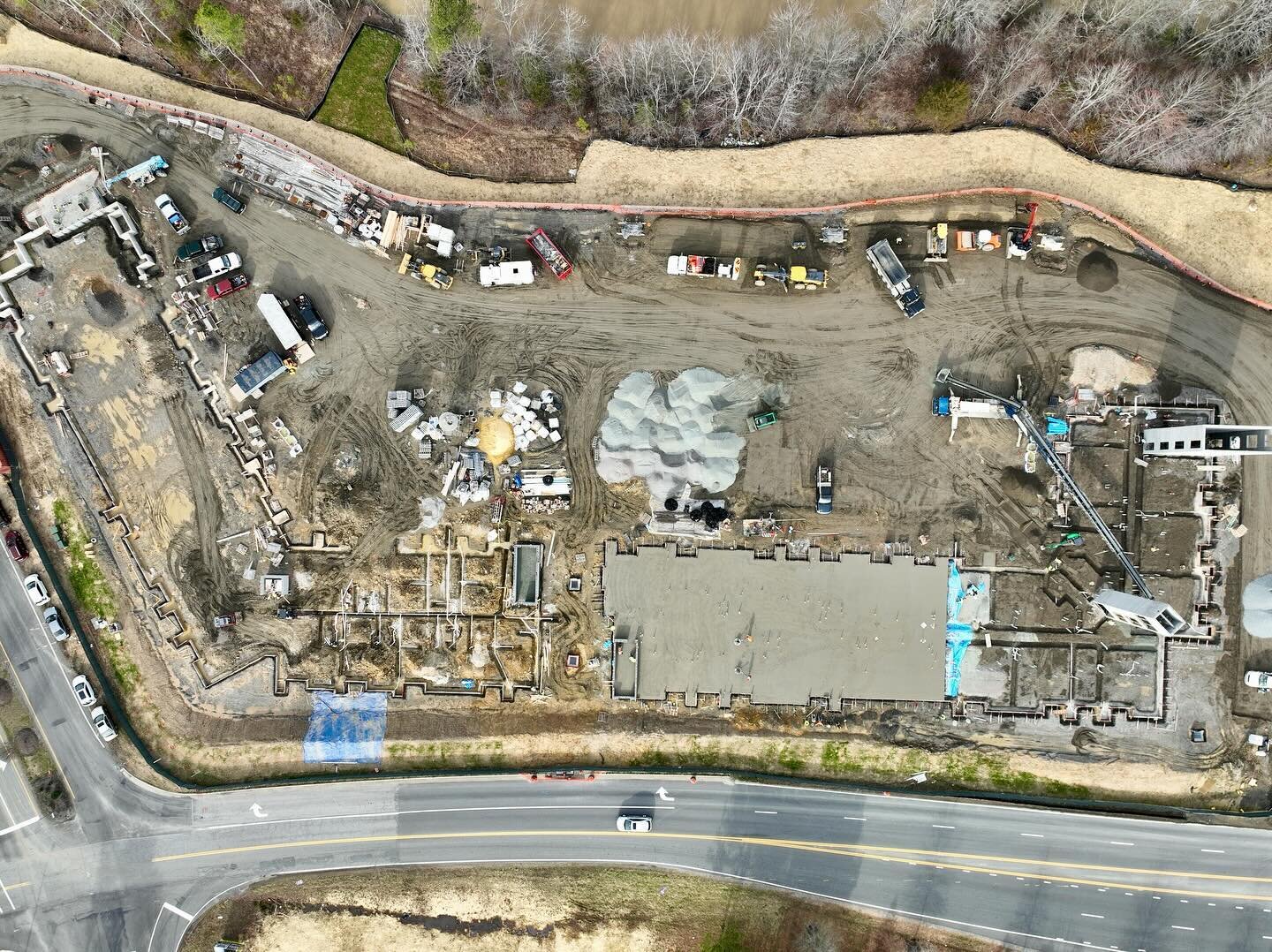 Mid-week check-in from one of our newest projects, Ashlake Trails and Crossing!

At Ashlake Crossing, the concrete slab is 100% poured, we are erecting the last stair tower, prepping and pouring patio slabs, and looking to start framing on March 15! 