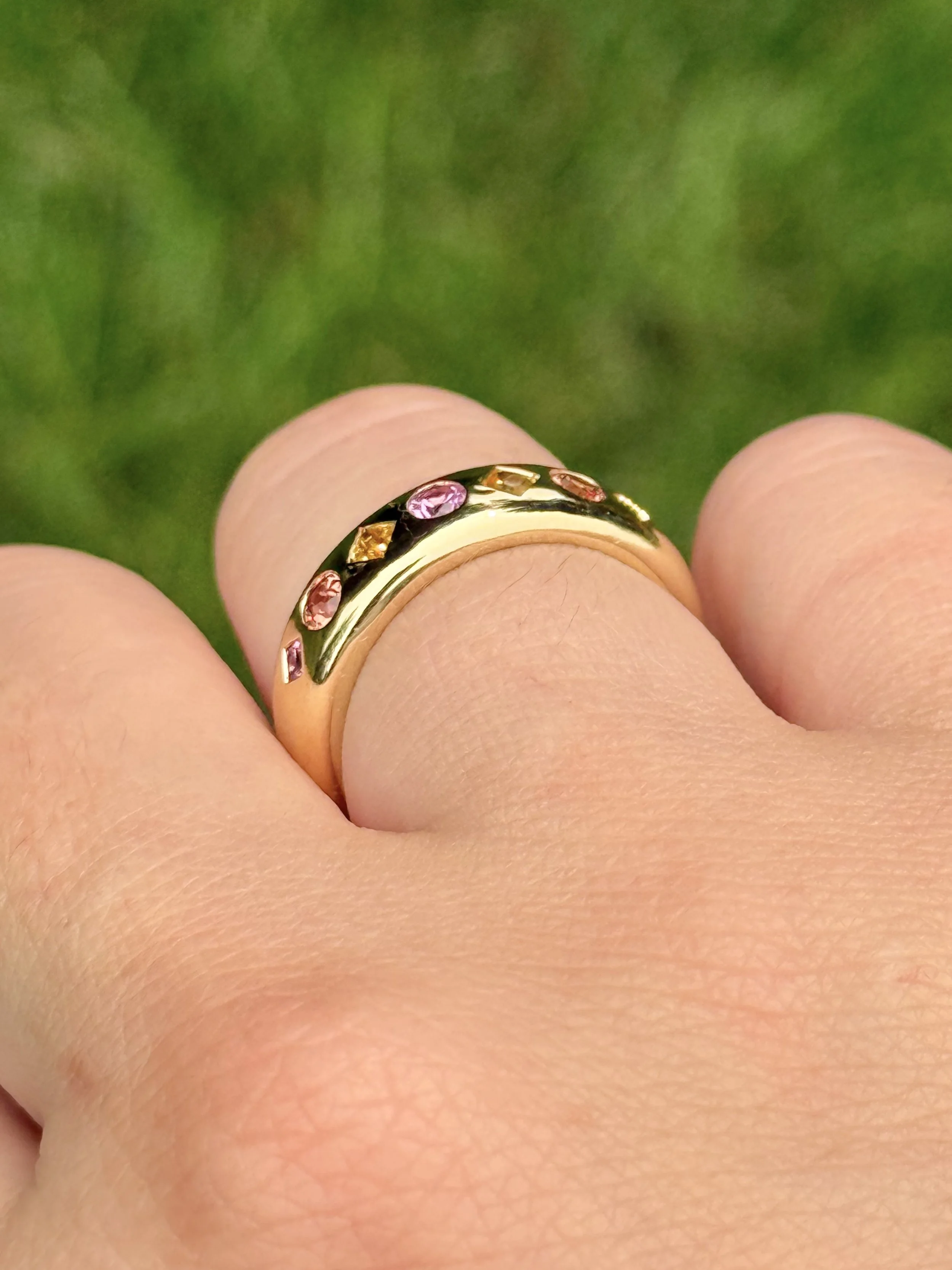 RB band side profile on finger.jpeg