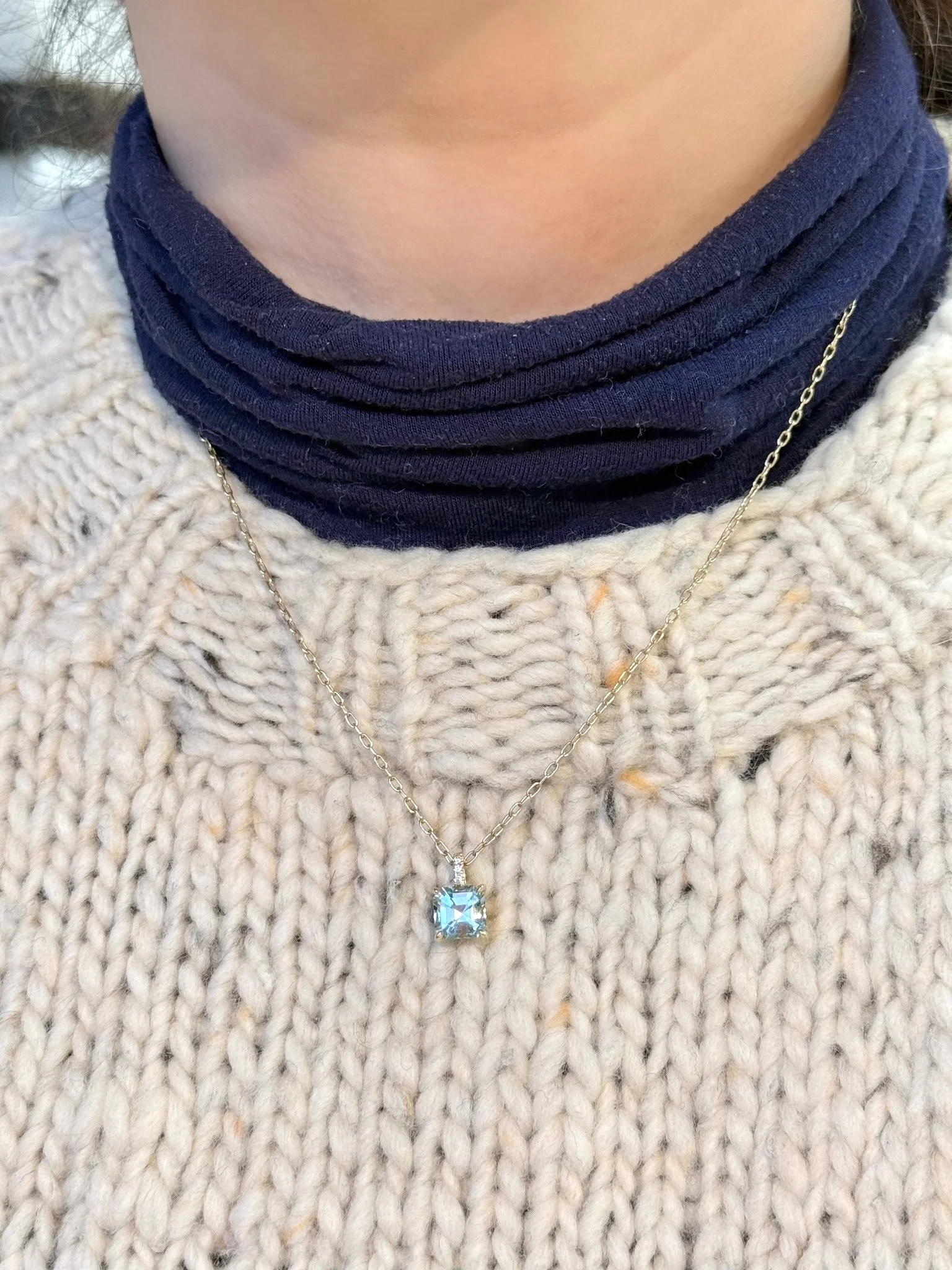 CHP709-7-BT-DIA-on neck-1.jpg