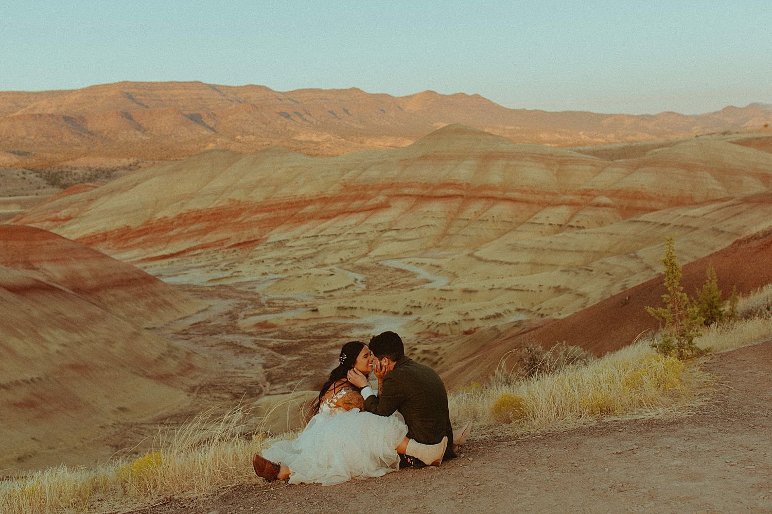 painted-hills-oregon-elopement_4821.jpg