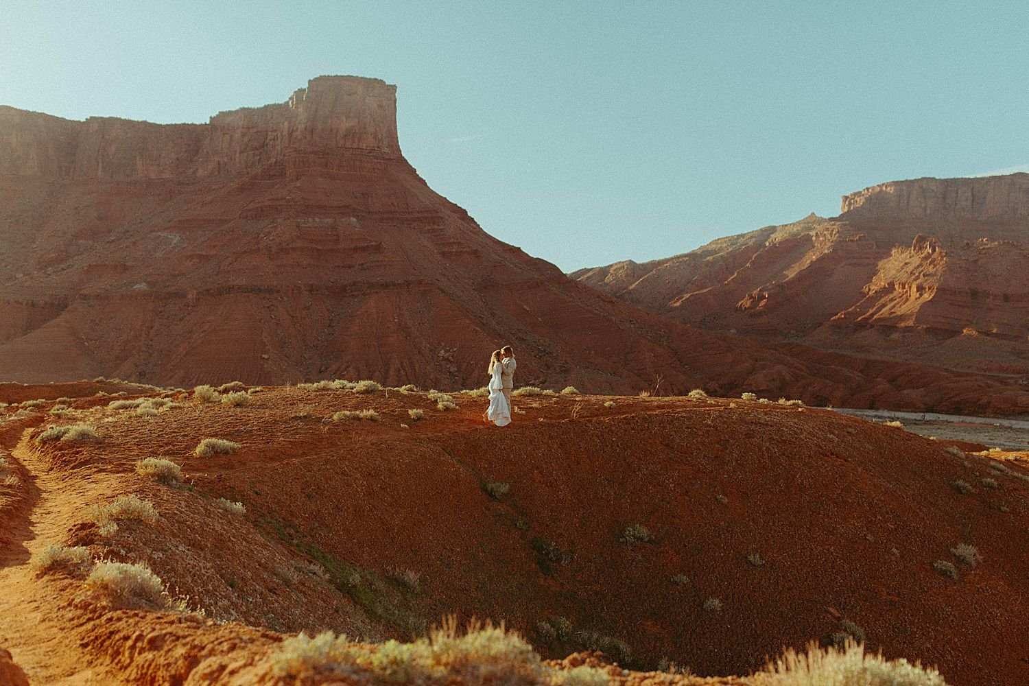 castle-valley-moab-elopement_5377.jpg