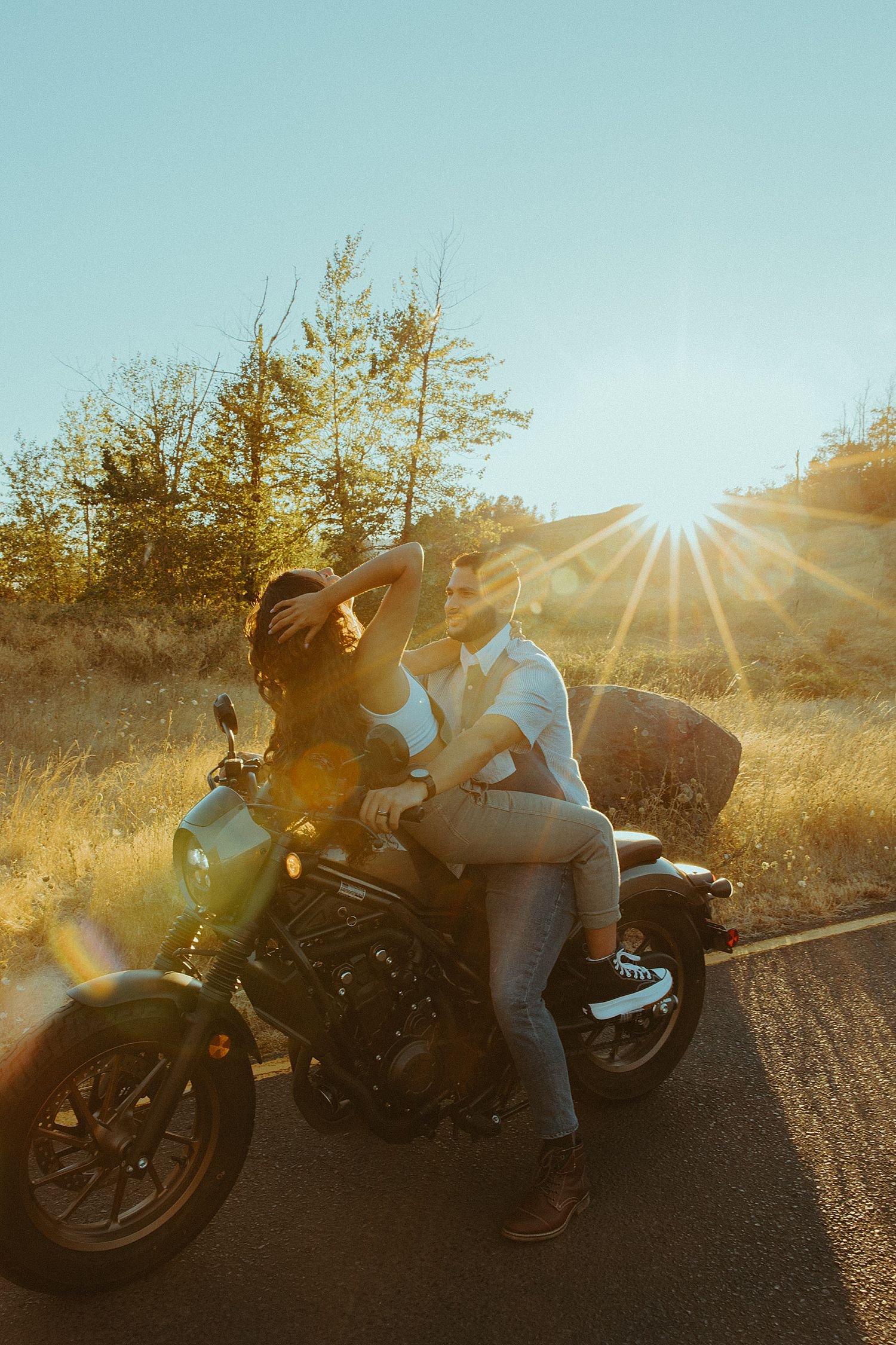 motorcycle-engagement-session-oregon_5473.jpg