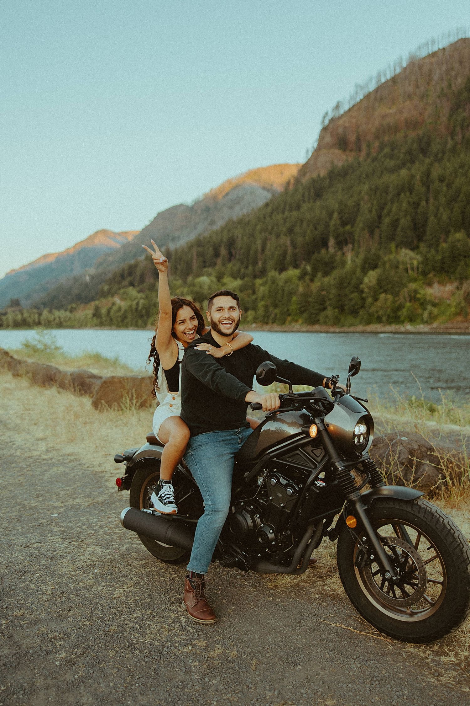 motorcycle-engagement-session-oregon_5492.jpg