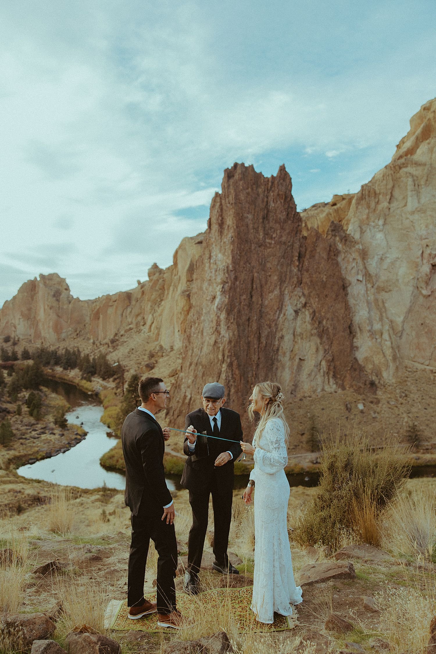 smith-rock-oregon-elopement_5931.jpg