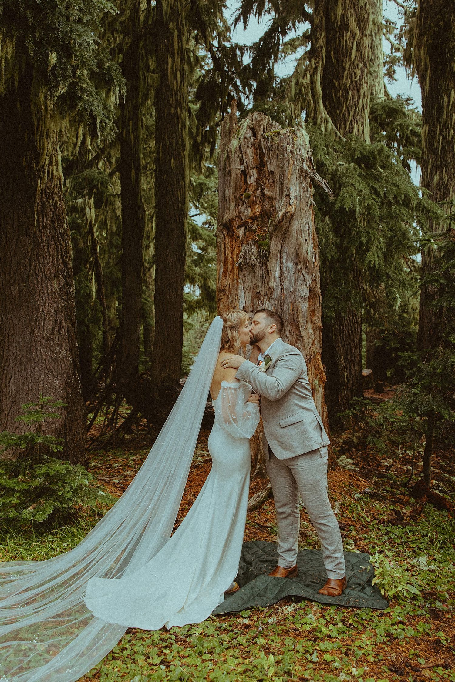 mount-hood-or-fall-elopement_6026.jpg