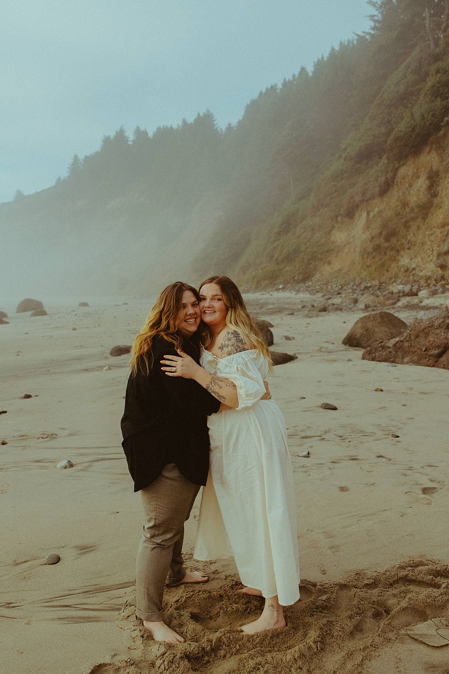 lincolon-city-oregon-coast-engagement-shoot_5806.jpg