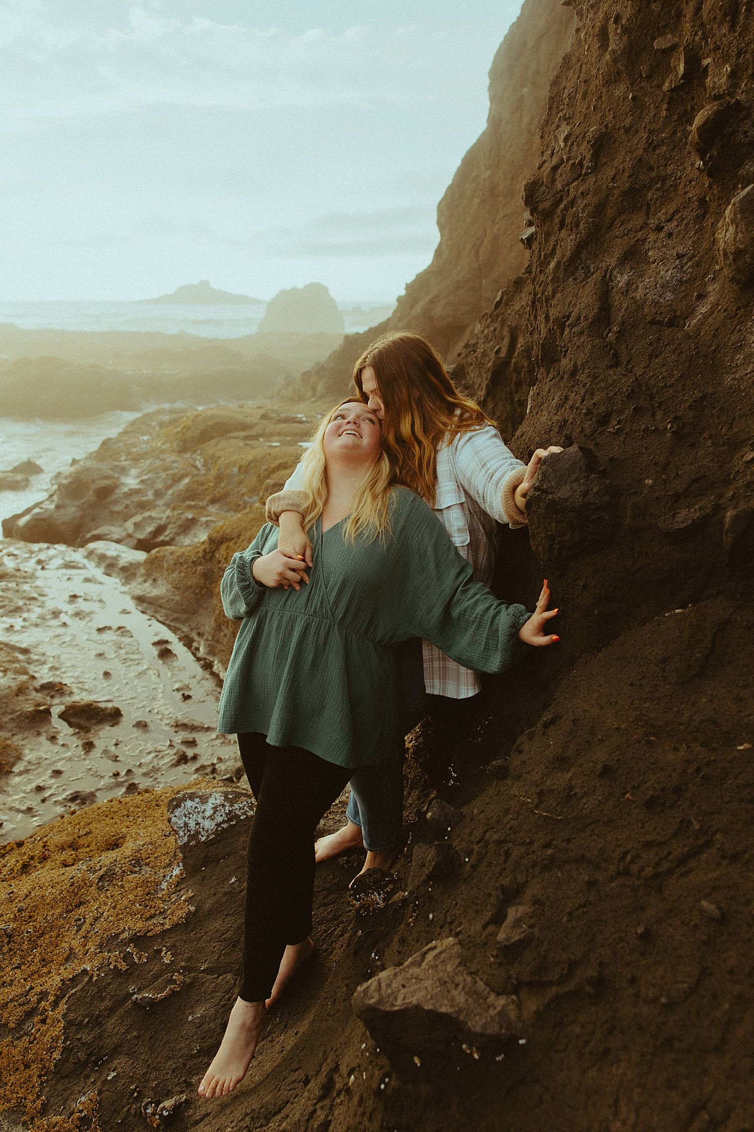 lincolon-city-oregon-coast-engagement-shoot_5814.jpg